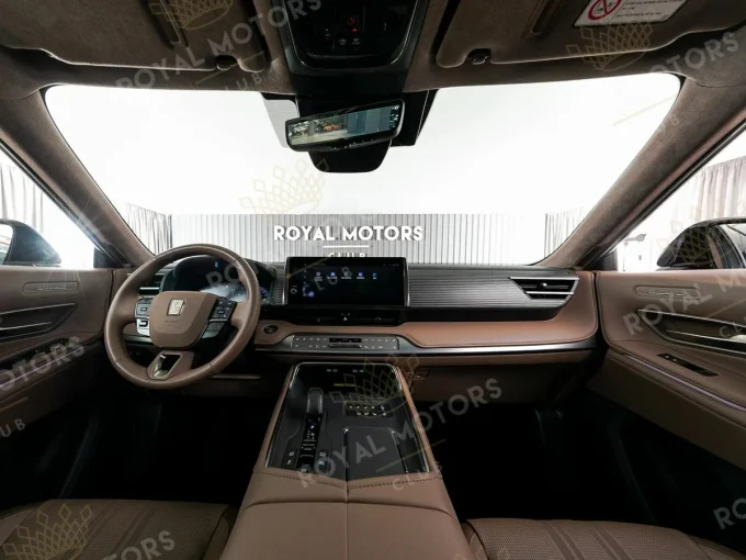 Toyota Century SUV, Russia car prices, Rolls-Royce Cullinan, imported luxury SUV, hybrid SUV price, Toyota hybrid Russia, high-end SUV market 3