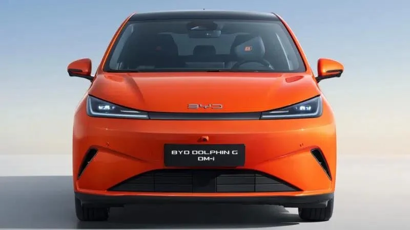 BYD Dolphin PHEV, plug-in hybrid hatchback, European BYD model, electric vehicle Hungary, BYD export strategy, 1.5L hybrid engine, LFP battery options 3