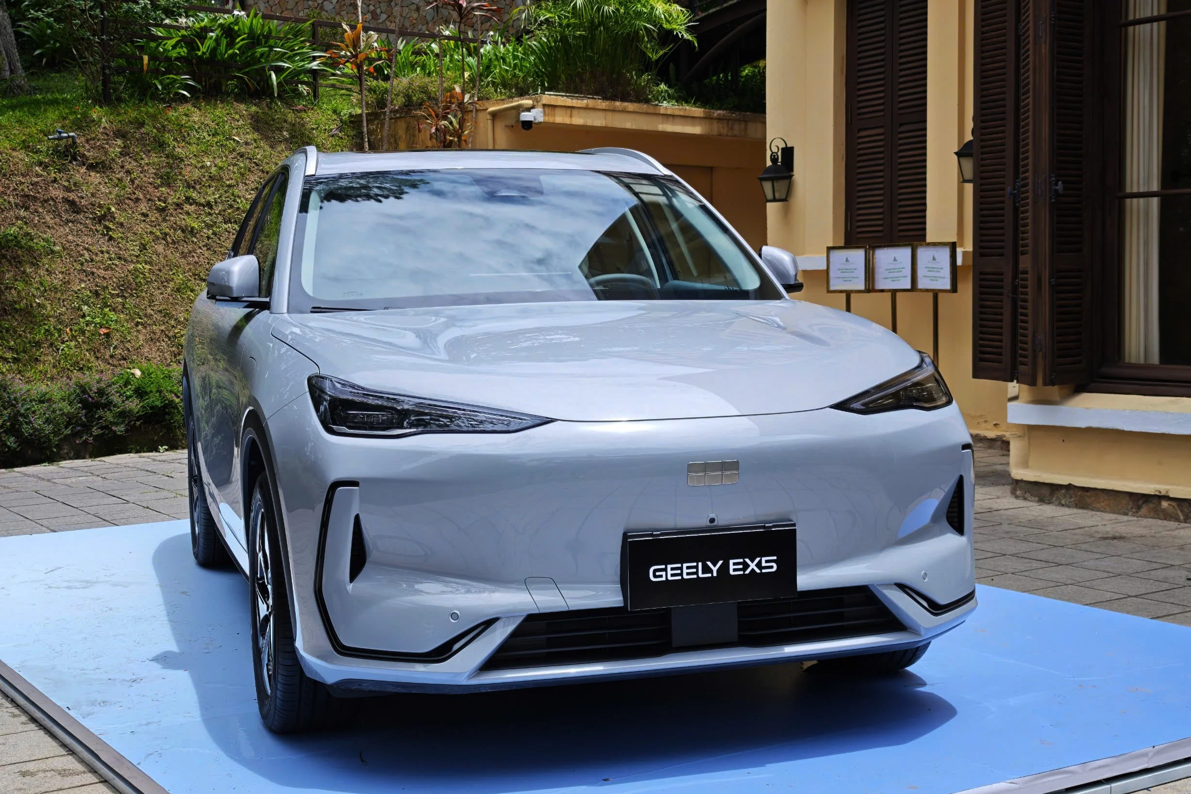 Chinese cars Vietnam, BYD Vietnam promotions, Geely Vietnam discounts, Omoda Jaecoo Vietnam, electric vehicles Vietnam, hybrid cars Vietnam, automotive deals 6