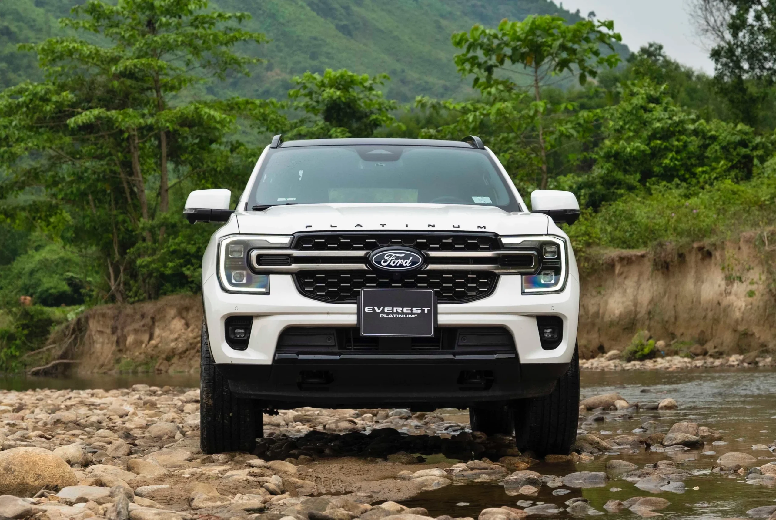 Ford Everest 2.3L EcoBoost, Ford Everest petrol, mid-size SUV, Ford Vietnam, EcoBoost engine, 4WD SUV, Ford Everest 2026 2