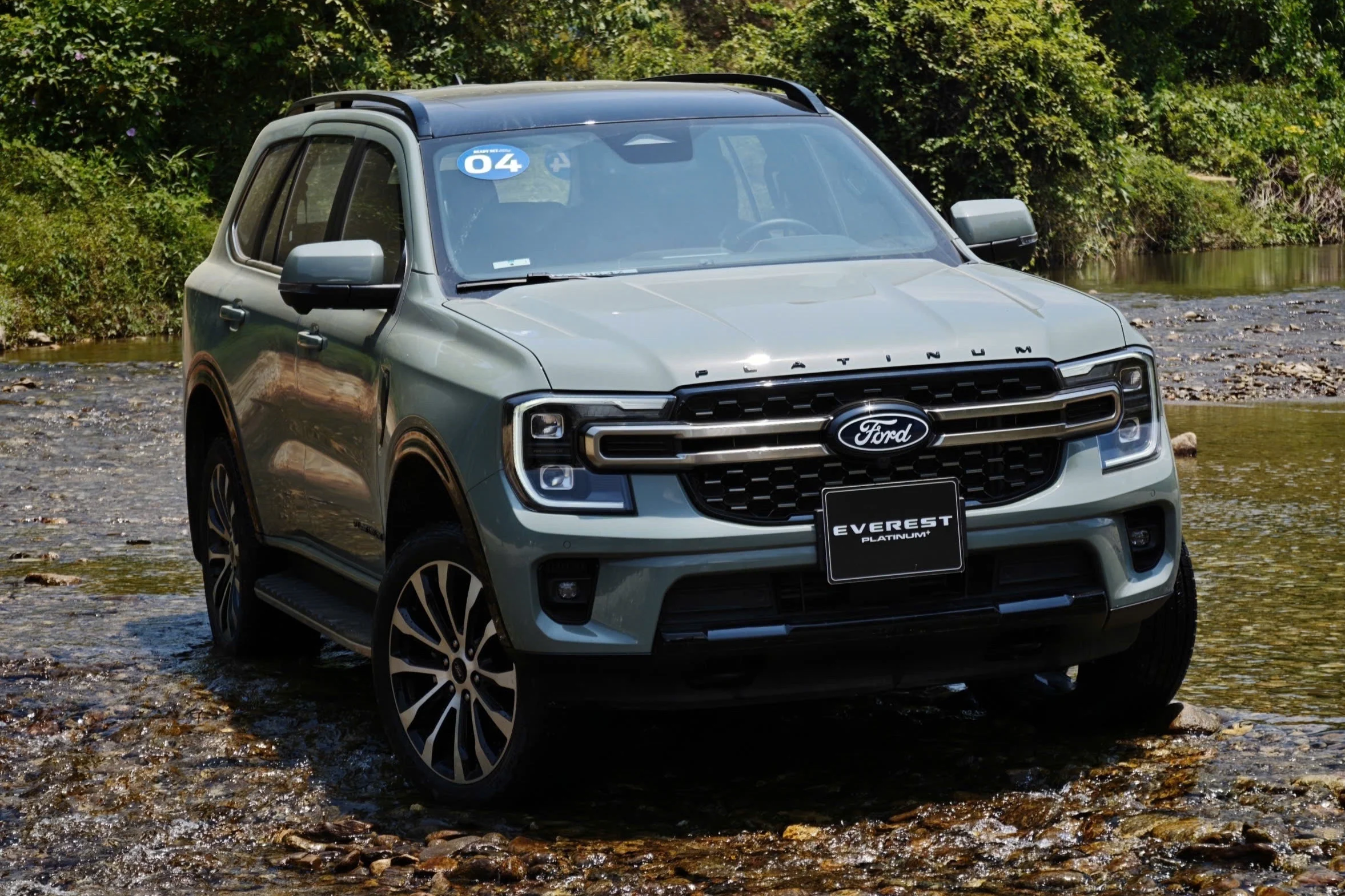 Ford Ranger Raptor V6, Ford Everest Gasoline, Ford Vietnam strategy, luxury pickup trucks, high-performance SUVs, V6 EcoBoost 5