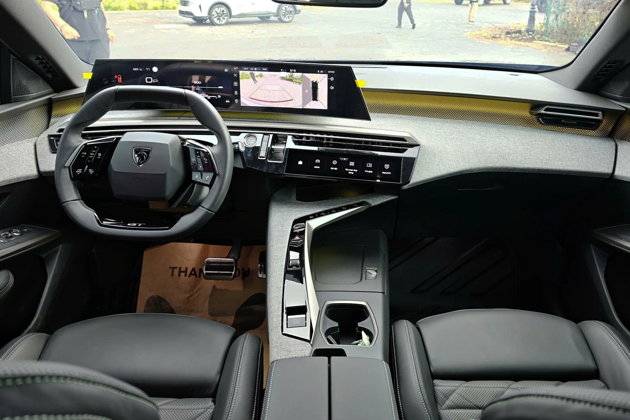 Peugeot 3008 price, Peugeot 5008 price, new Peugeot SUV, 2024 Peugeot 3008, 2024 Peugeot 5008, Thaco Peugeot Vietnam, luxury crossover, SUV pricing Vietnam 3