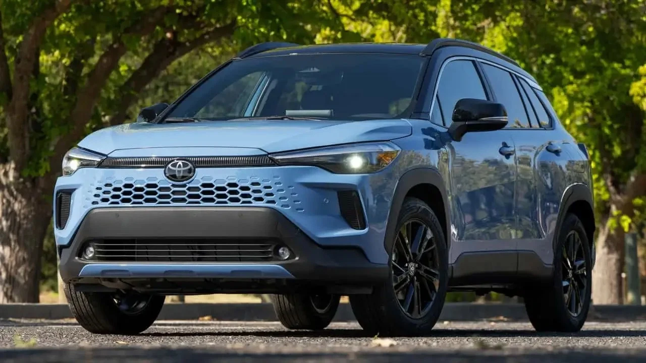 Toyota financial forecast, automotive industry trends, Toyota profit drop, Kenta Kon, global supply chain, hybrid cars, US trade policy 2