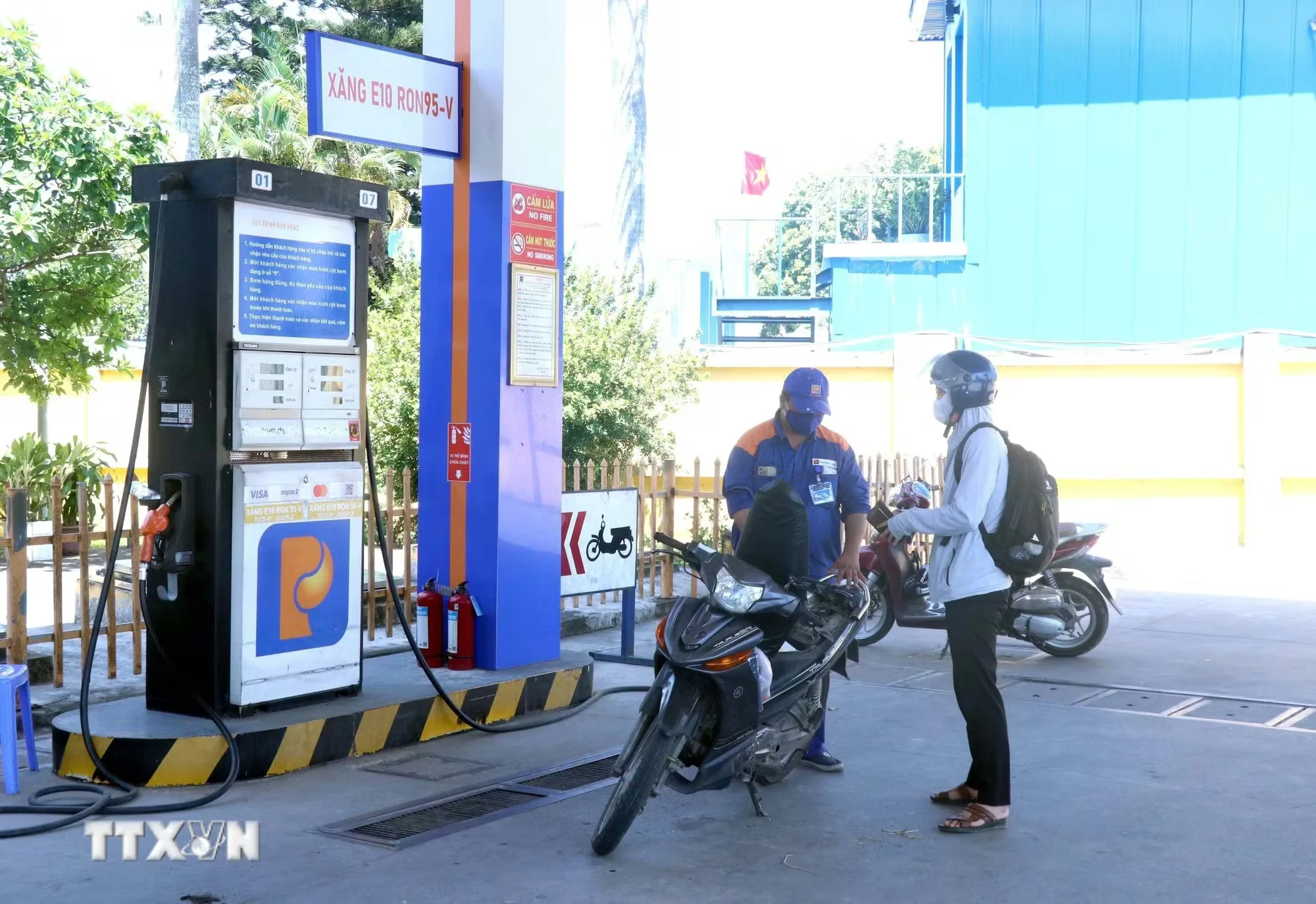 E10 fuel, ethanol gasoline, vehicle compatibility, engine safety, fuel maintenance, Vietnam automotive, clean fuel transition 4