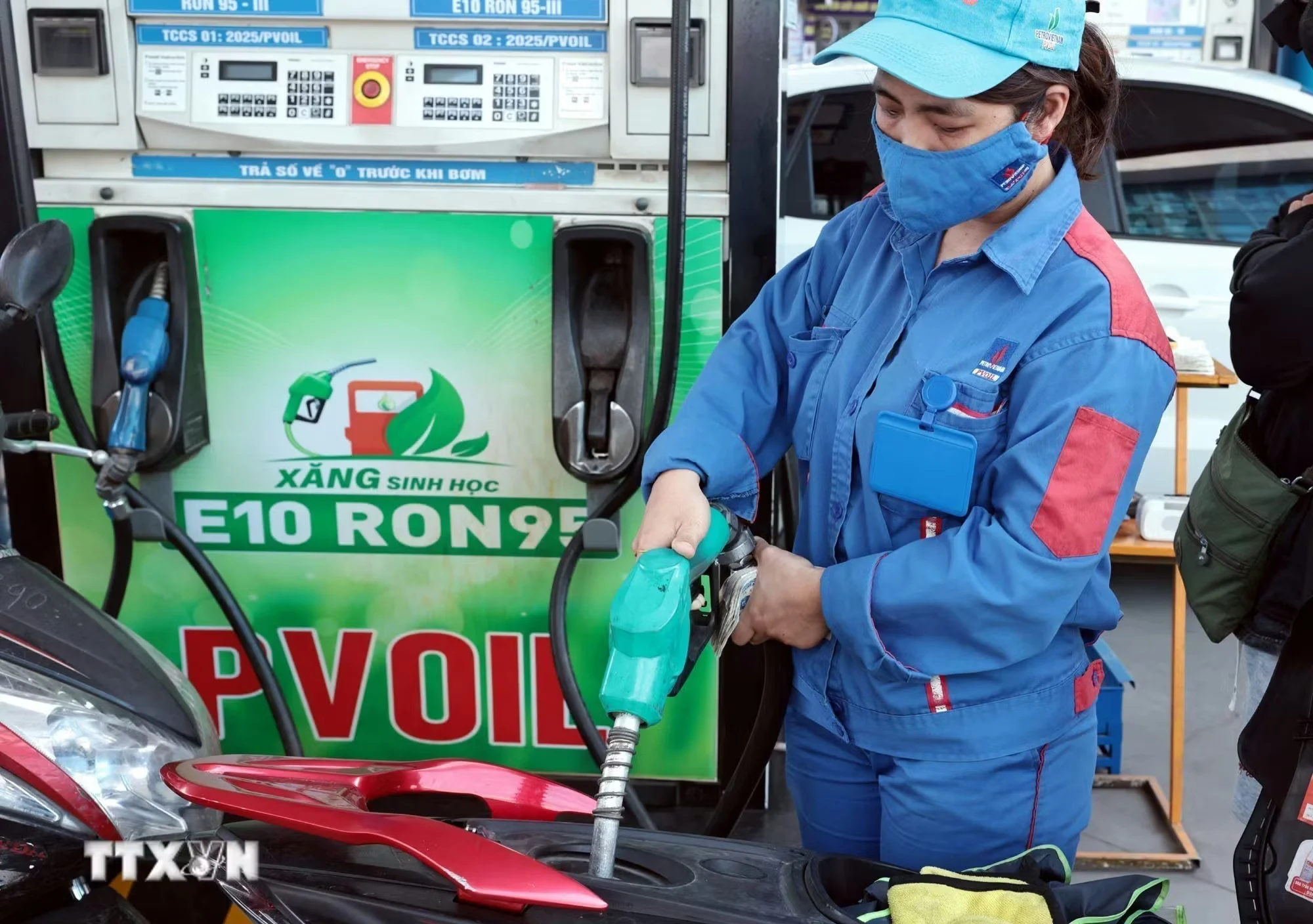 E10 fuel, ethanol gasoline, vehicle compatibility, engine safety, fuel maintenance, Vietnam automotive, clean fuel transition 3