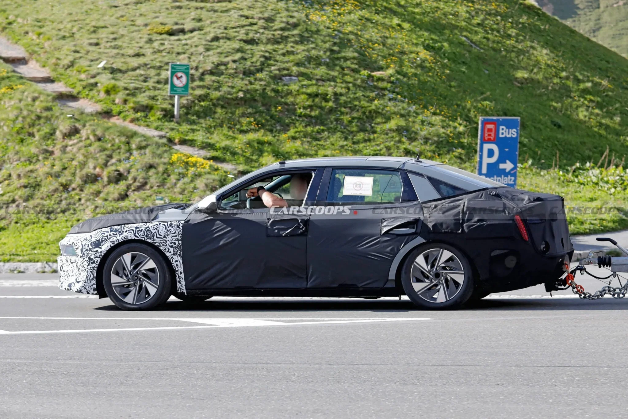 Hyundai Elantra 2025, new Hyundai Elantra design, Hyundai Elantra preview, 2025 sedan, Hyundai Elantra specs, Hyundai Elantra infotainment, Hyundai Elantra US market 3