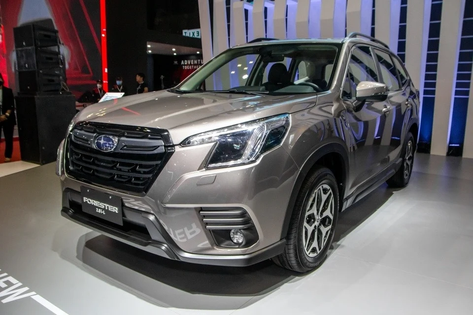 Japanese car discounts, Subaru Forester price cut, Honda City promotion, Mitsubishi service discount, automotive incentives, low-season car sales, Japan car market 2