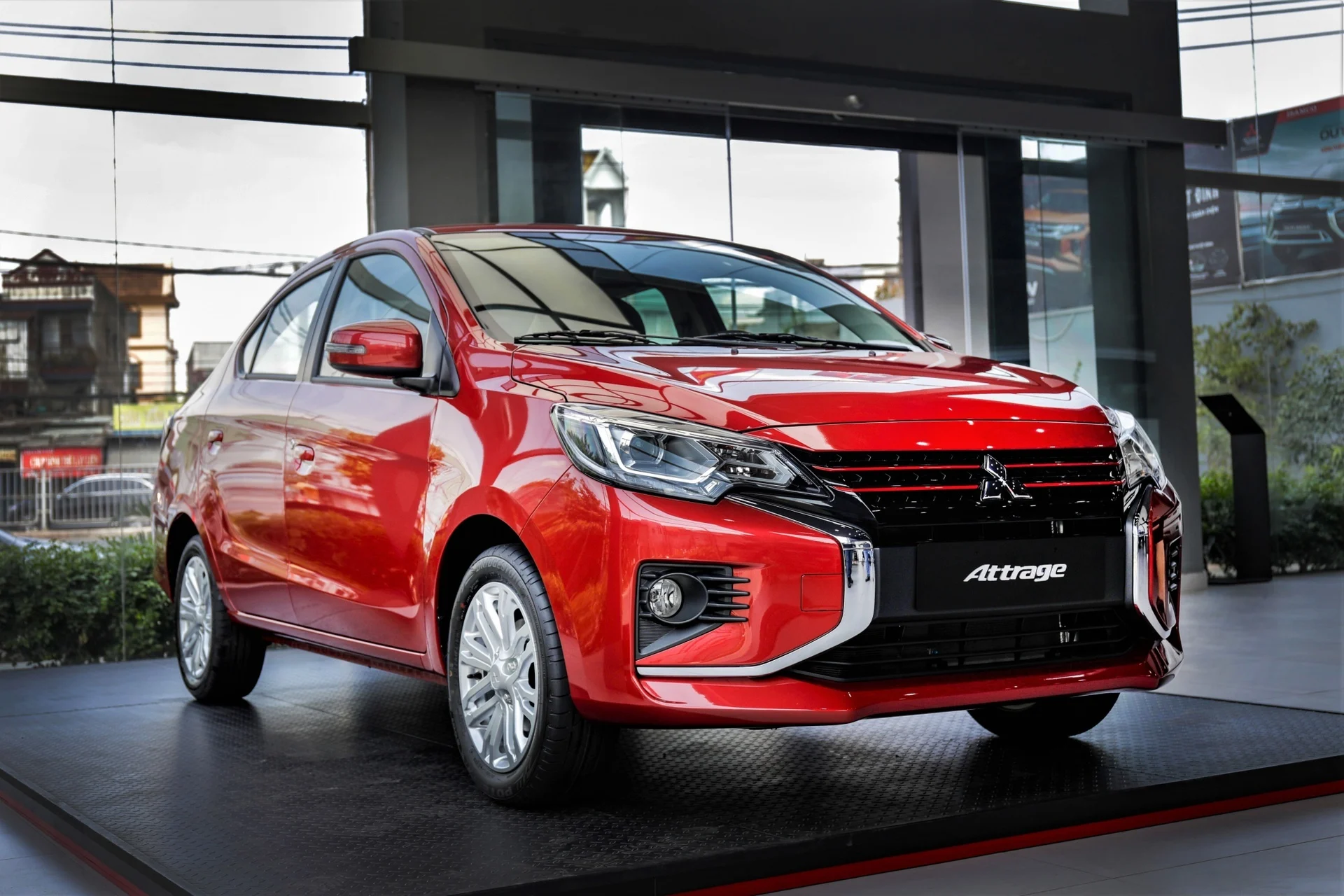 mid-year sedan discounts, affordable sedans Vietnam, Toyota Vios price cut, Honda City rebate, Mitsubishi Attrage promotion, BYD Seal 2026 deal 4