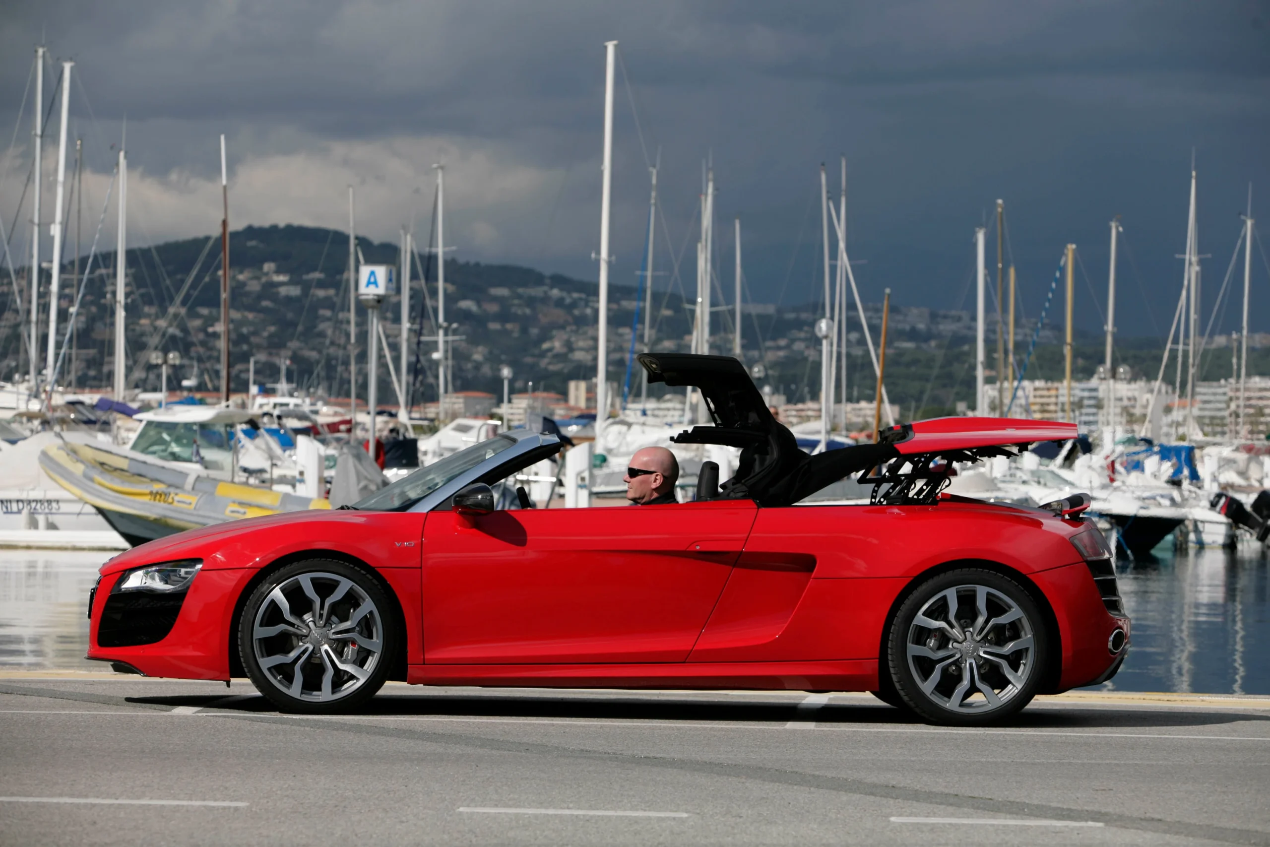 Audi Nuvolari, Audi Spyder, limited edition supercar, hybrid supercar, Audi R8 successor, high-performance convertible, electric V8 hybrid, exclusive car release 4
