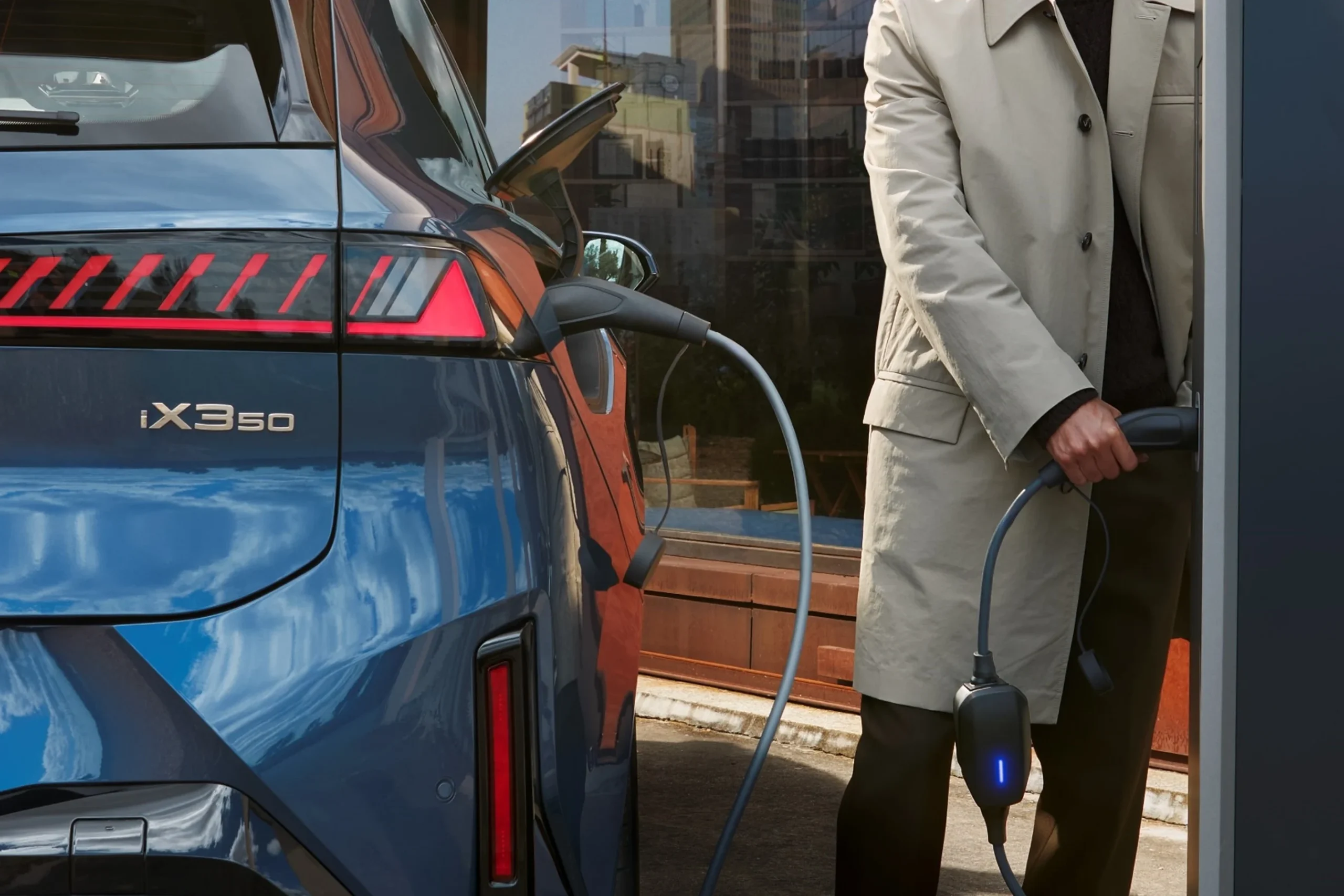 BMW iX3, electric SUV, BMW recall, charging issue, airbag fault, safety incident 3