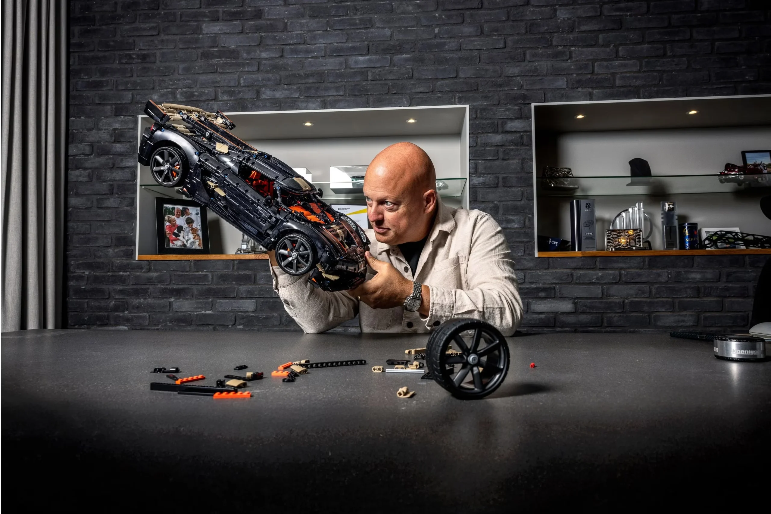 internal combustion engine, hypercar, electric supercar, Koenigsegg, sustainable performance, hybrid powertrain, supercar design 3
