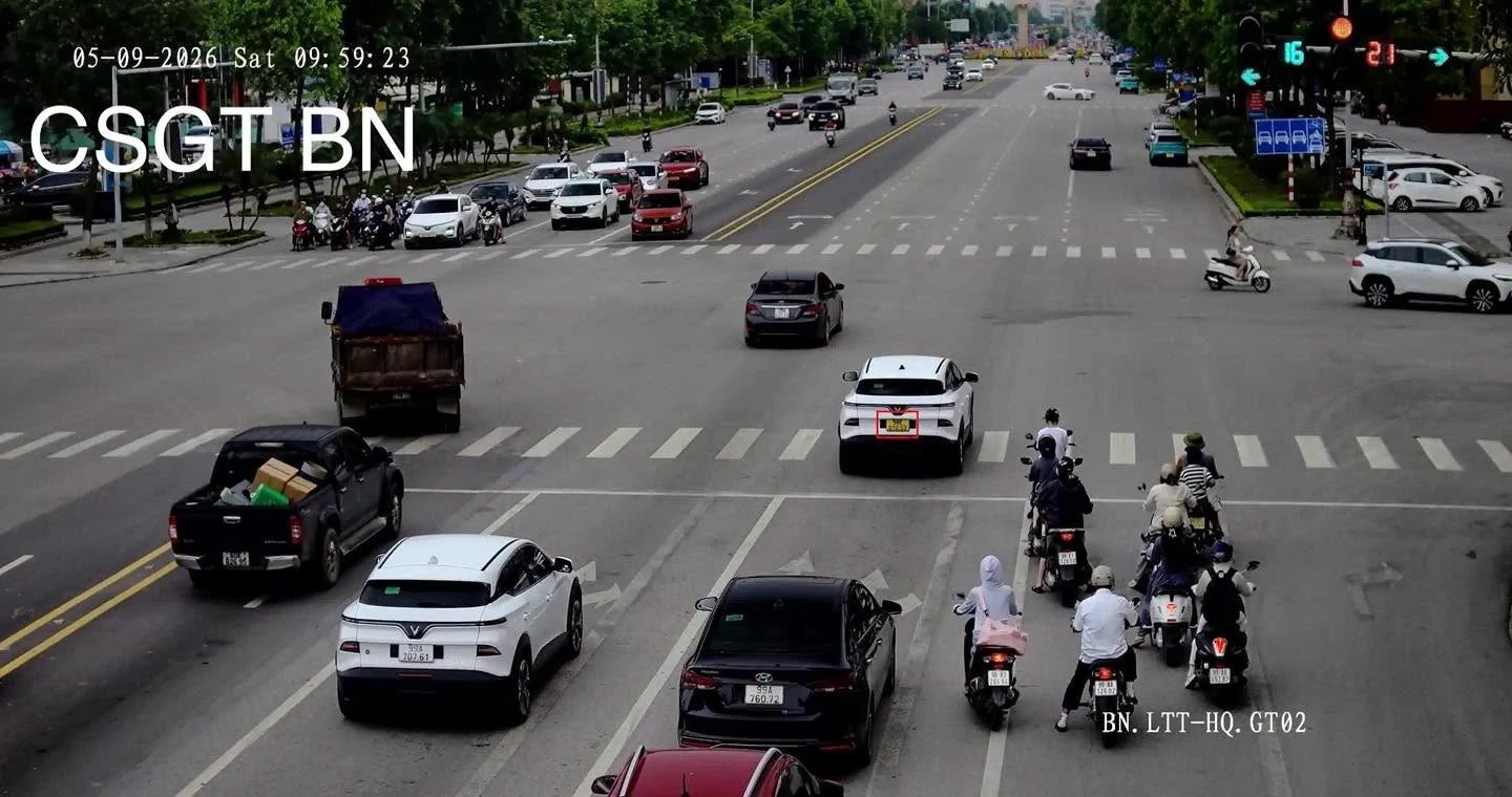 fake license plate, VinFast VF6, traffic violation, speed camera, AI traffic monitoring, Vietnam road safety, illegal vehicle registration 2