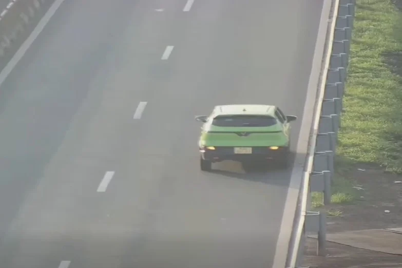 Vietnam highway fines, traffic violations Vietnam, highway stopping rules, road safety Vietnam, motorist penalties, emergency stop highway, traffic law Vietnam 2