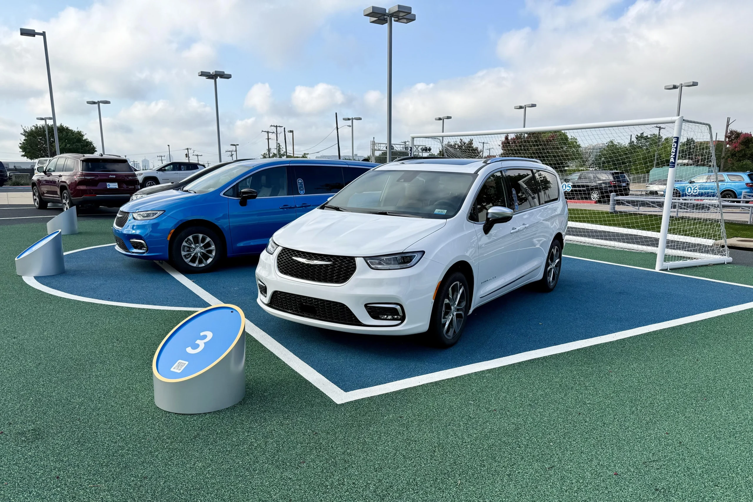 Carvana, no-salesperson showroom, online car buying, self-service car dealership, digital car retail, test drive online, automotive innovation 5