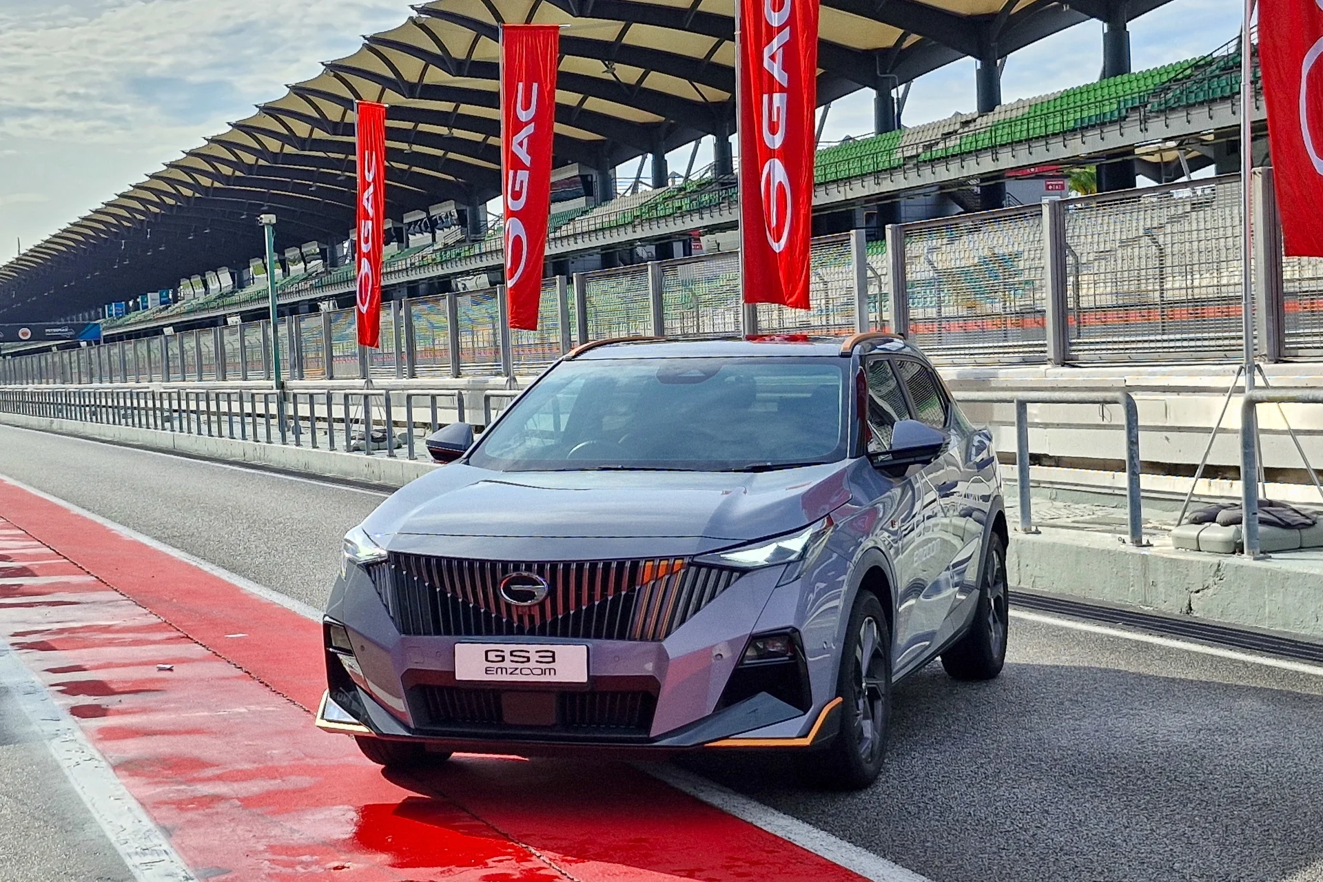 GAC GS3 Emzoom, GAC SUV review, Sepang F1 track test, high ground clearance SUV, budget SUV Vietnam, Chinese SUV, B-segment SUV 8