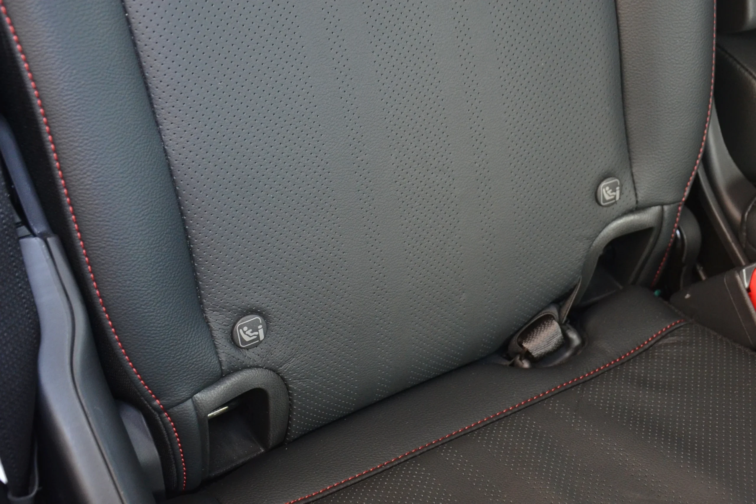 child car seat regulations, Vietnam car seat law, ISOFIX, child safety seat, car seat standards, booster seat, child passenger safety 4