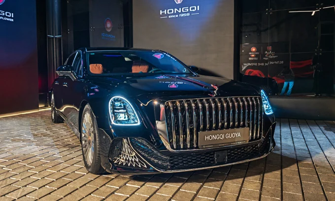 Hongqi Guoya, luxury sedan, Mercedes-Maybach, Russian car market, Chinese luxury cars, high‑end automobiles, premium vehicles 2