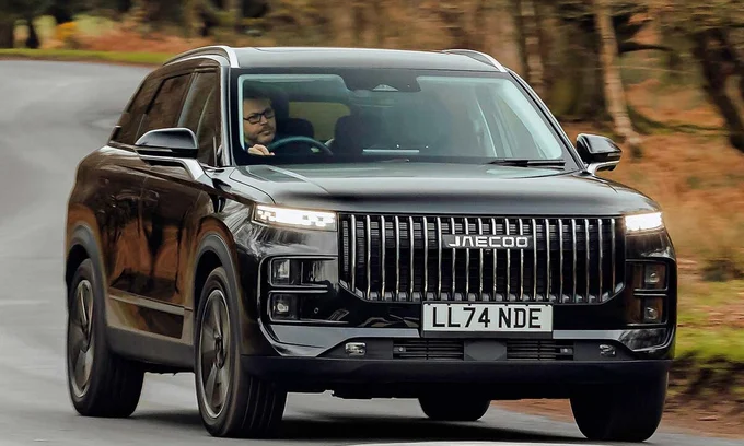 EU tariffs, Chinese plug-in hybrids, countervailing duties, European auto market, BYD EU sales, automotive trade policy, EU-China trade tensions 2