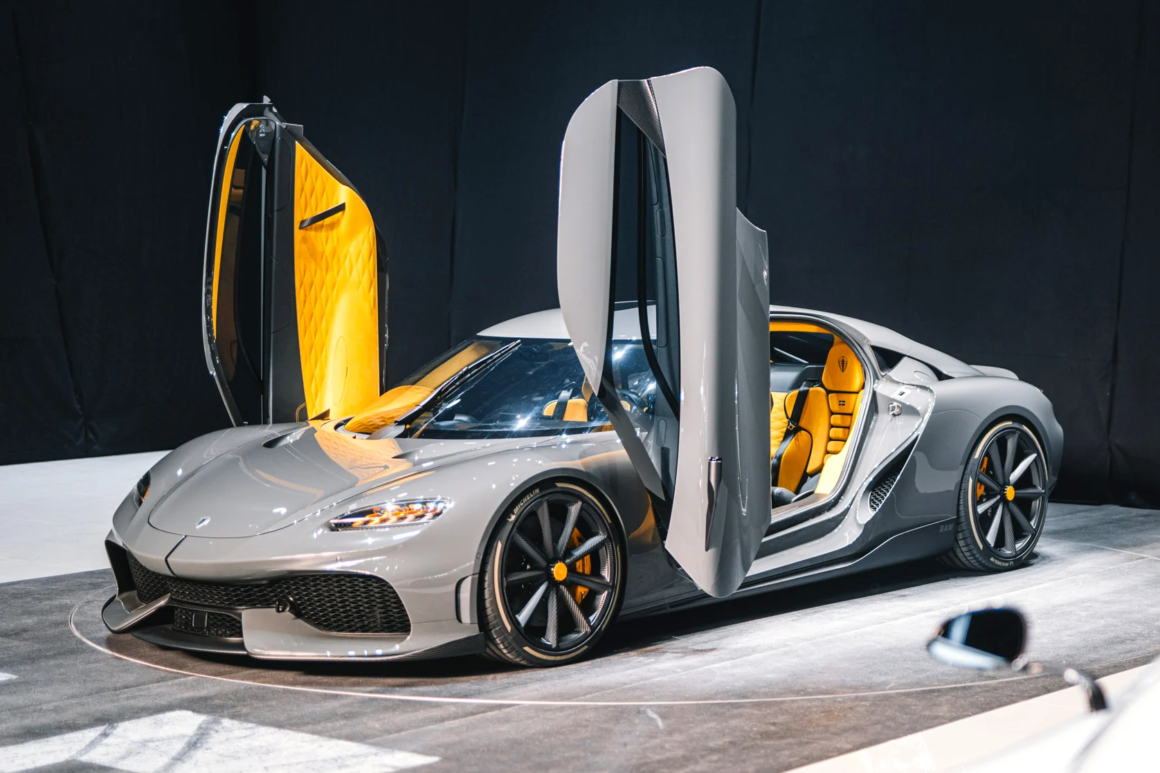 internal combustion engine, hypercar, electric supercar, Koenigsegg, sustainable performance, hybrid powertrain, supercar design 7