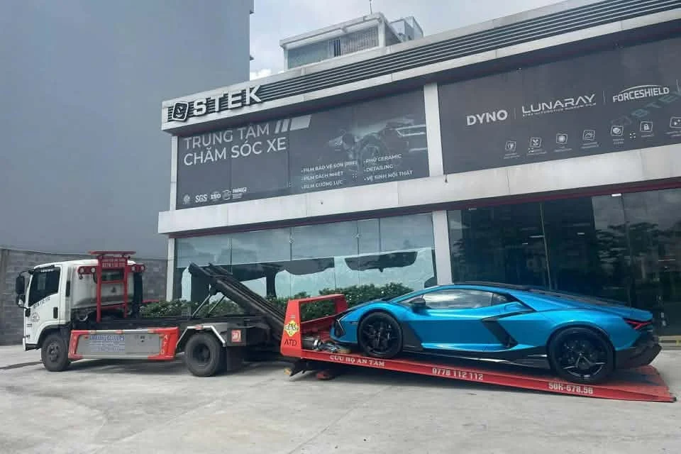 Lamborghini Revuelto, supercar Vietnam, Duke Dynamics, hybrid supercar, luxury car market, limited edition Lamborghini, high-performance car 2