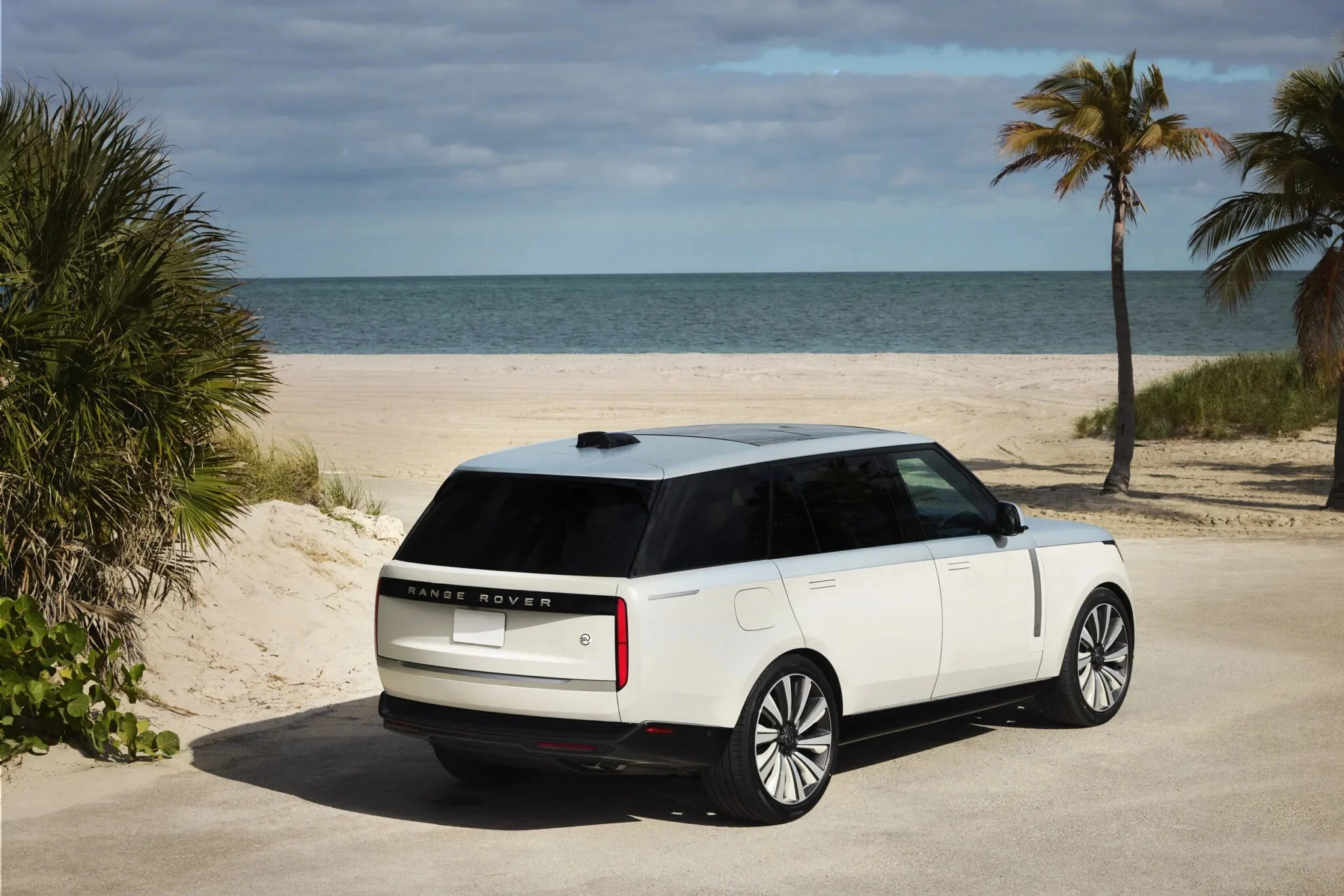 Land Rover recall, airbag recall, gel lubricant fix, Defender airbag issue, Discovery safety, Range Rover recall, automotive safety, NHTSA recall 2