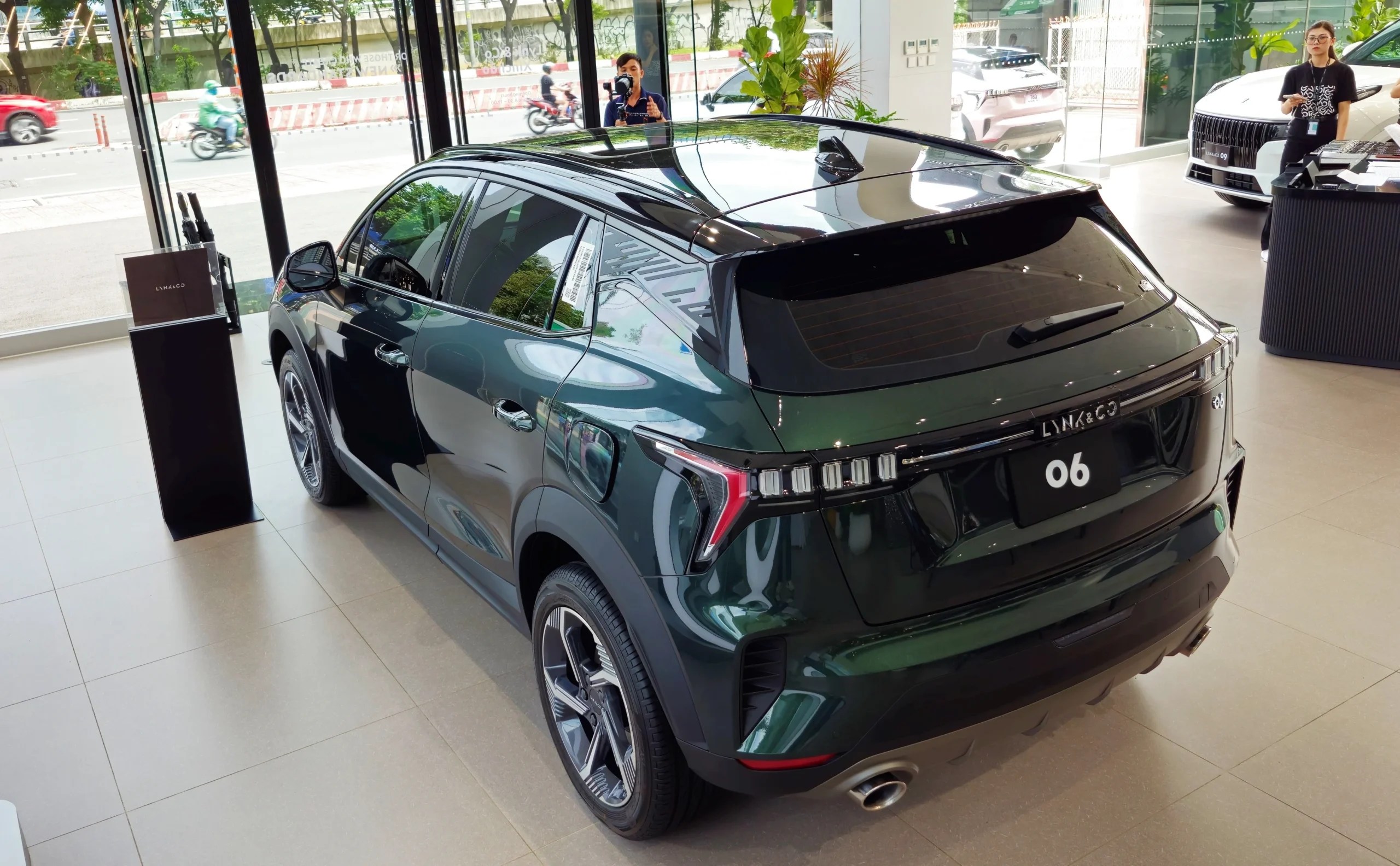 Tasco Auto, automotive ecosystem, Vietnam car market, electric vehicle charging Vietnam, Geely Vietnam, Volvo Vietnam, car dealership Vietnam 5