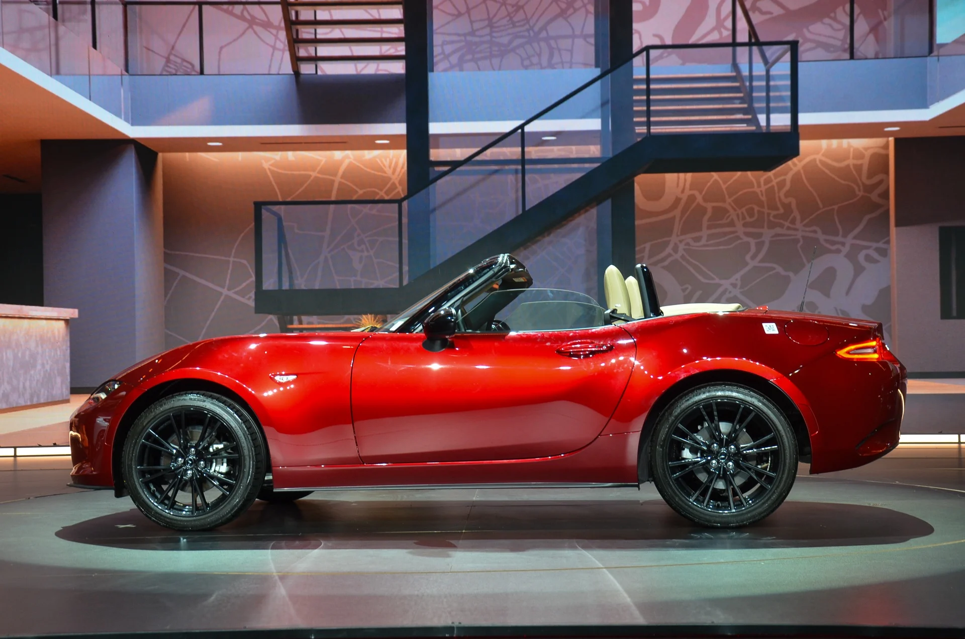 Mazda MX-5, Vietnam price, convertible sports car, Thaco, Mazda Vietnam, roadster 2026, soft top, hard top 3