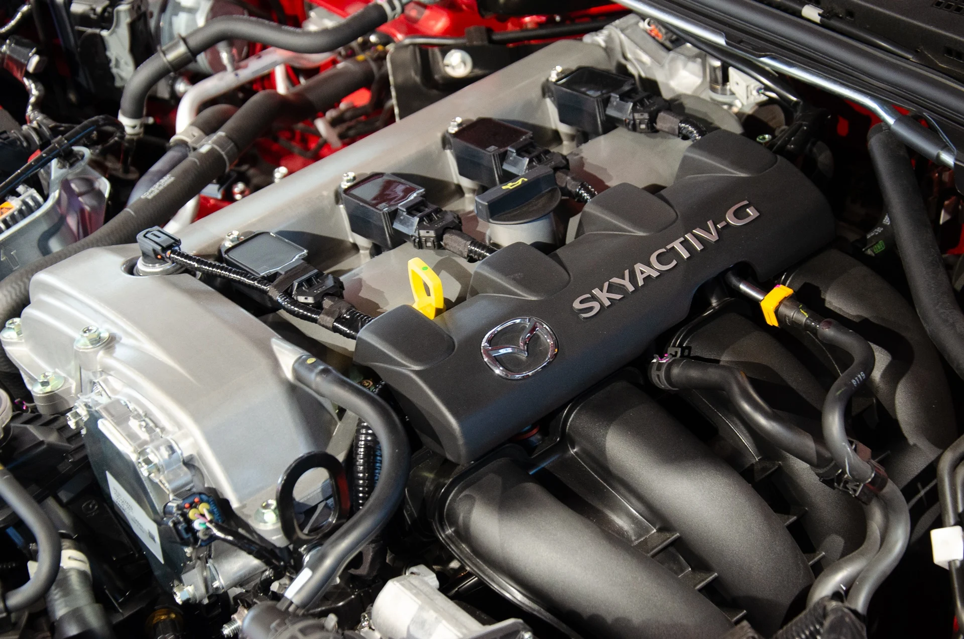 Mazda MX-5 price Vietnam, Mazda MX-5 roadster, MX-5 hard top, MX-5 soft top, Mazda sports car Vietnam, Mazda MX-5 specifications, VND 1.34 billion 5