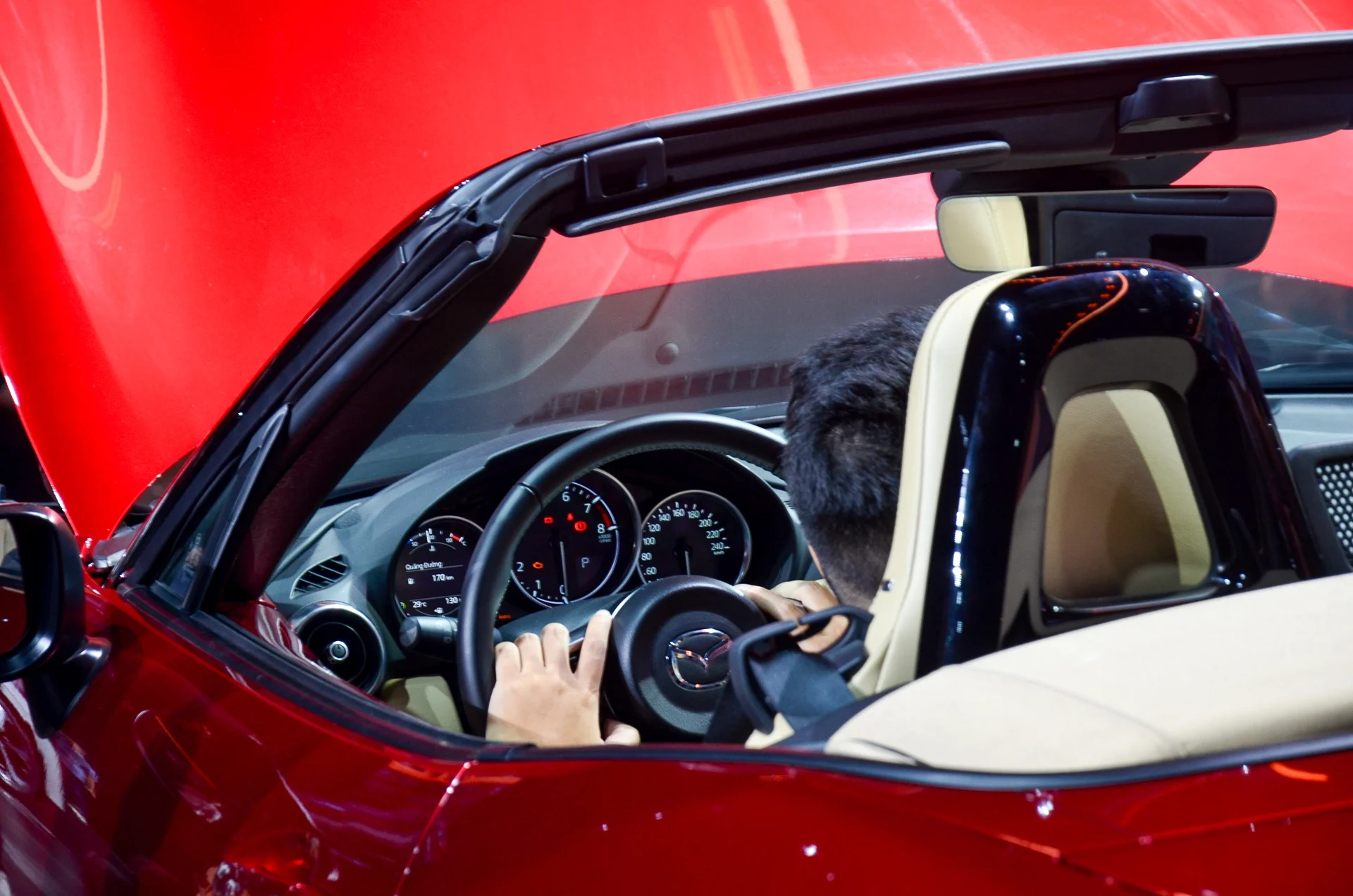 Mazda MX-5, Vietnam price, convertible sports car, Thaco, Mazda Vietnam, roadster 2026, soft top, hard top 8