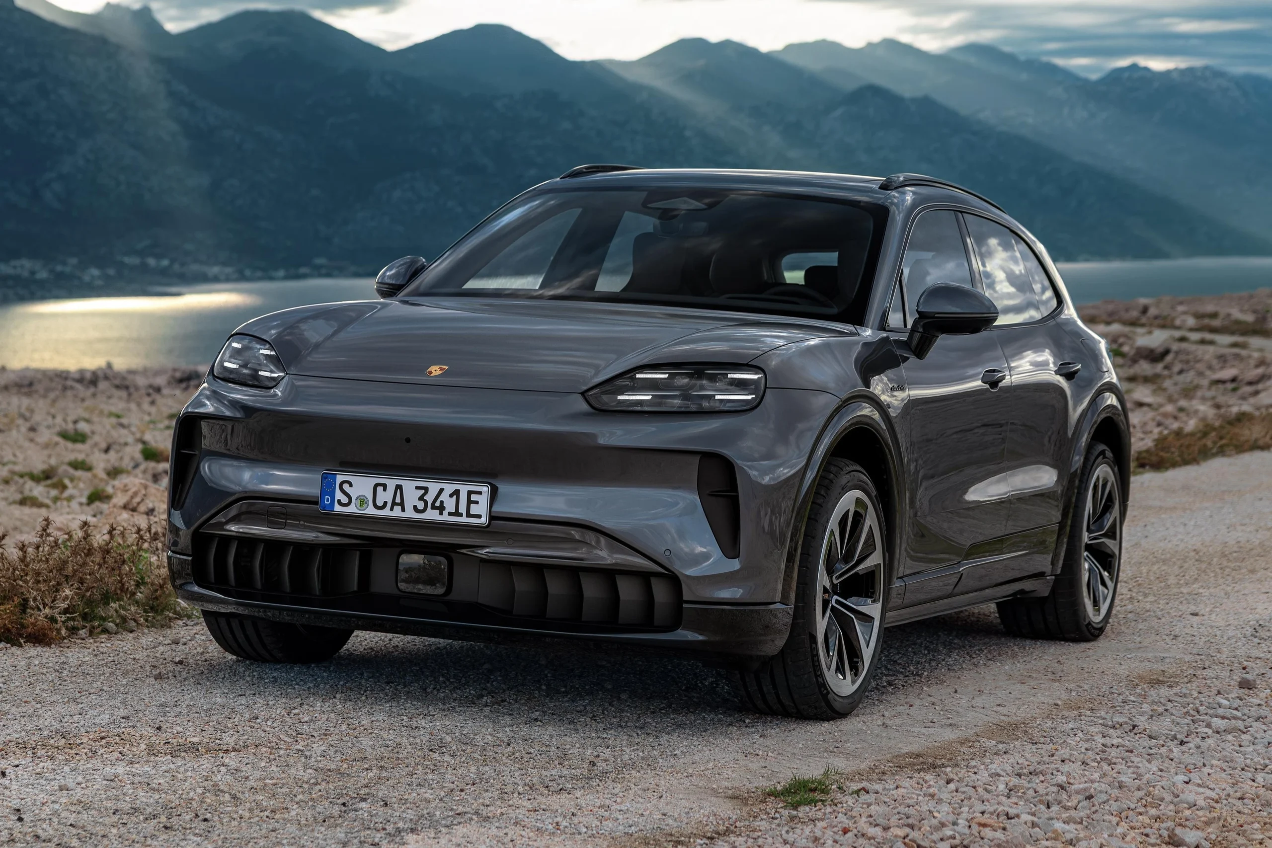 Porsche Cayenne, Leipzig plant, car production shift, luxury SUV, automotive manufacturing, cost reduction, Germany car factory 2
