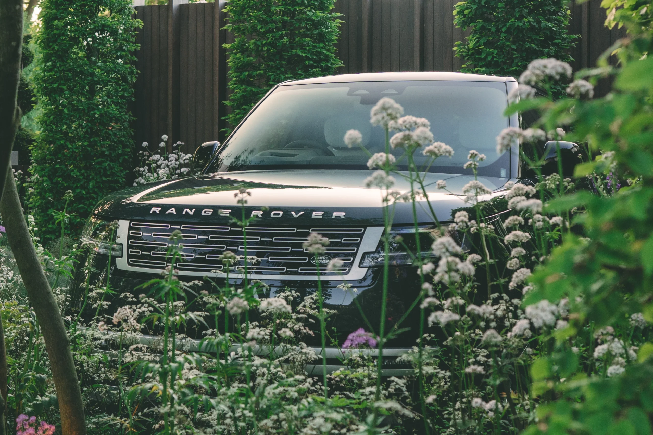 Range Rover Electric, electric SUV, luxury EV, Land Rover electric vehicle, 2026 electric SUV, Range Rover EV, premium electric SUV 3