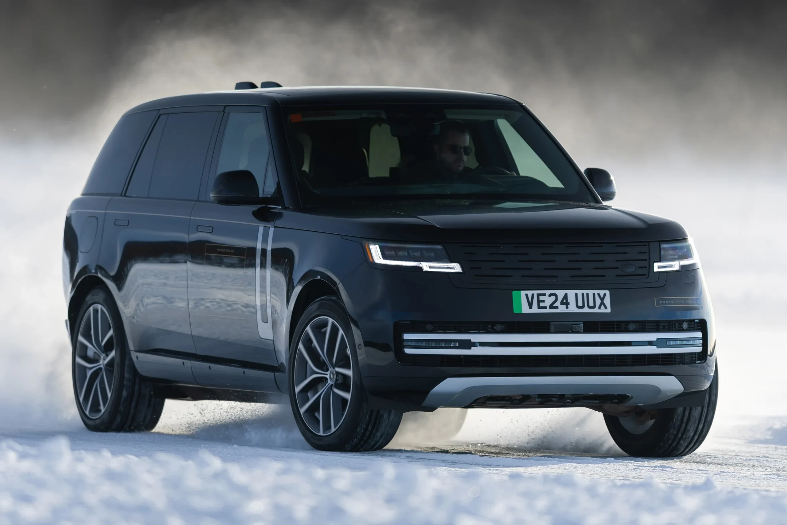 Range Rover Electric, electric SUV, pre‑orders, Jaguar Land Rover, EV specs, off‑road luxury 2