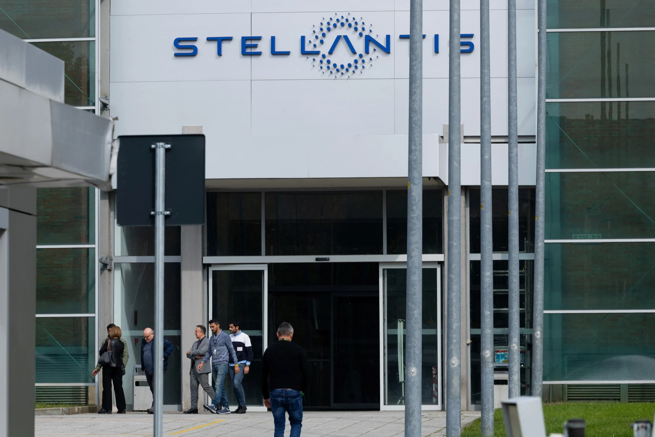 Made in Europe, EU automotive standard, Volkswagen, Stellantis, Renault, local car production, European car industry, electric vehicles 3