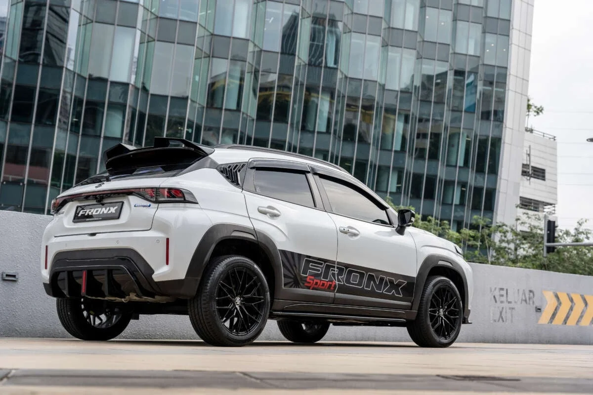 Suzuki Fronx Sport, Suzuki SUV, Fronx Sport Malaysia, 1.5L engine SUV, sporty compact SUV, Vietnam car market, Suzuki Fronx price 2