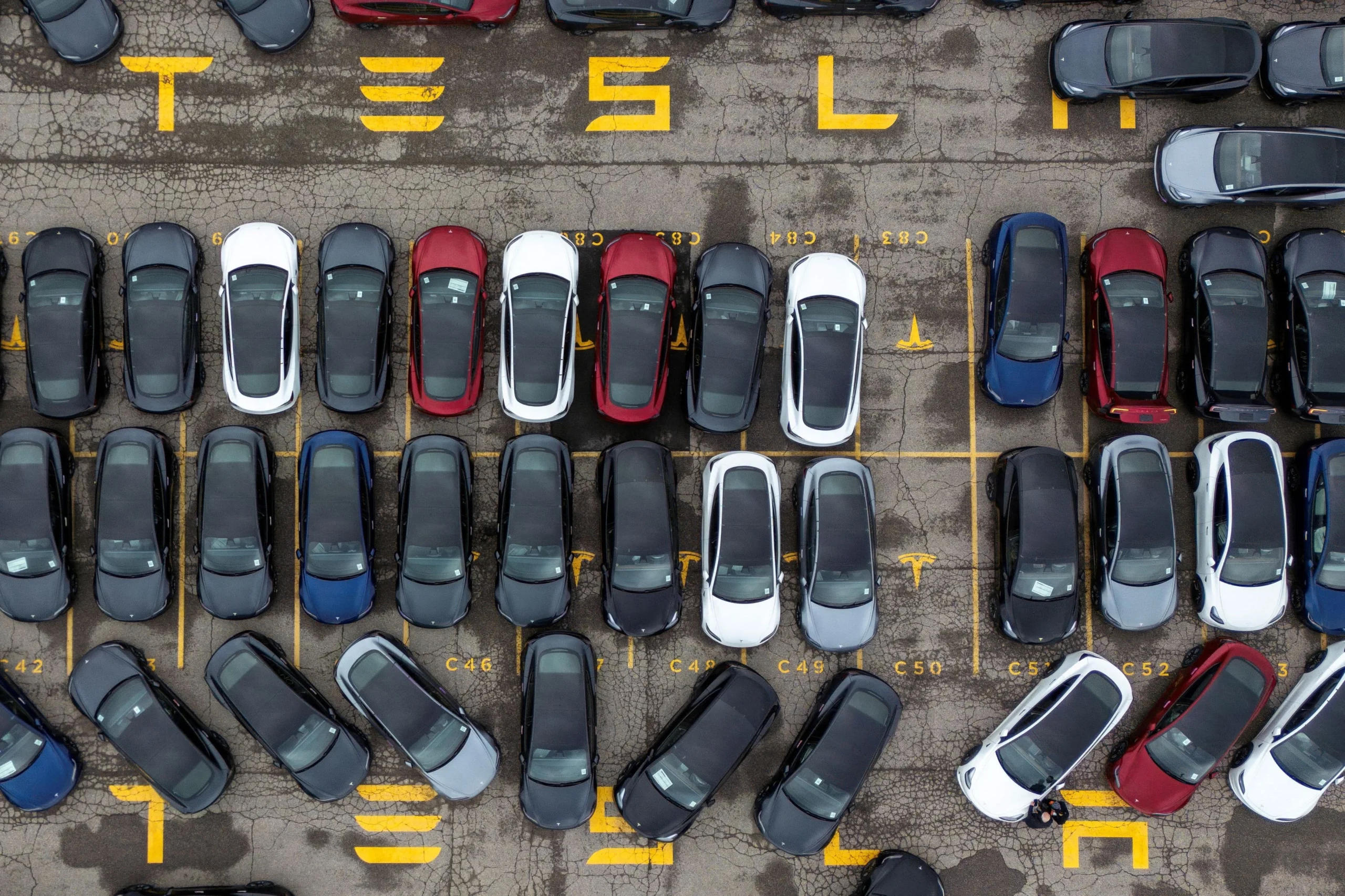 American-made cars, Tesla Model 3, hybrid vehicles, US auto industry 2026, Cars.com index, domestic car production, electric vehicle trends 5