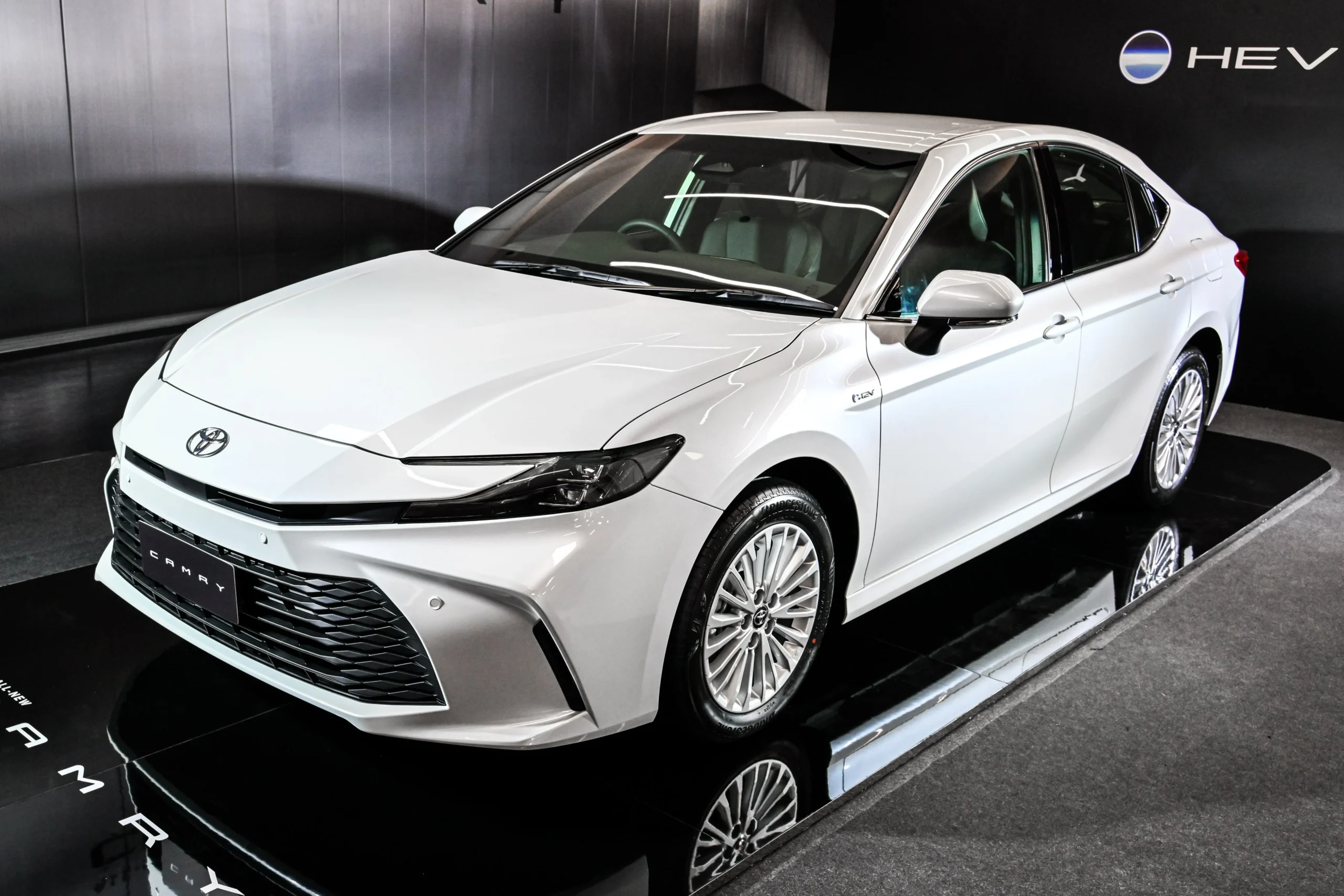 China internal combustion engine, ICE technology, hybrid engine, AI automotive, Chinese car manufacturers, Chery Tiggo 9, Geely hybrid, automotive innovation 6