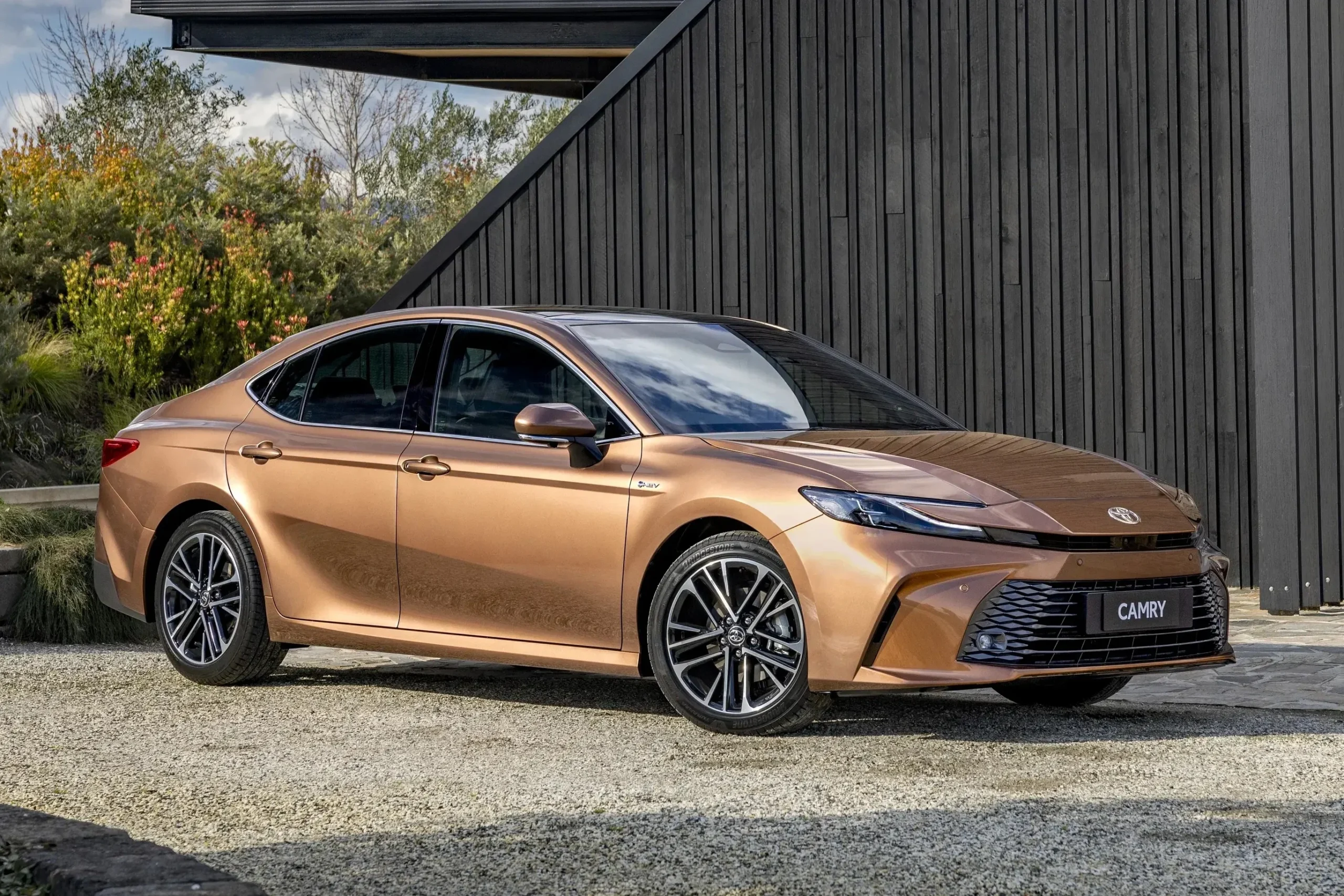 American-made cars, Tesla Model 3, hybrid vehicles, US auto industry 2026, Cars.com index, domestic car production, electric vehicle trends 8