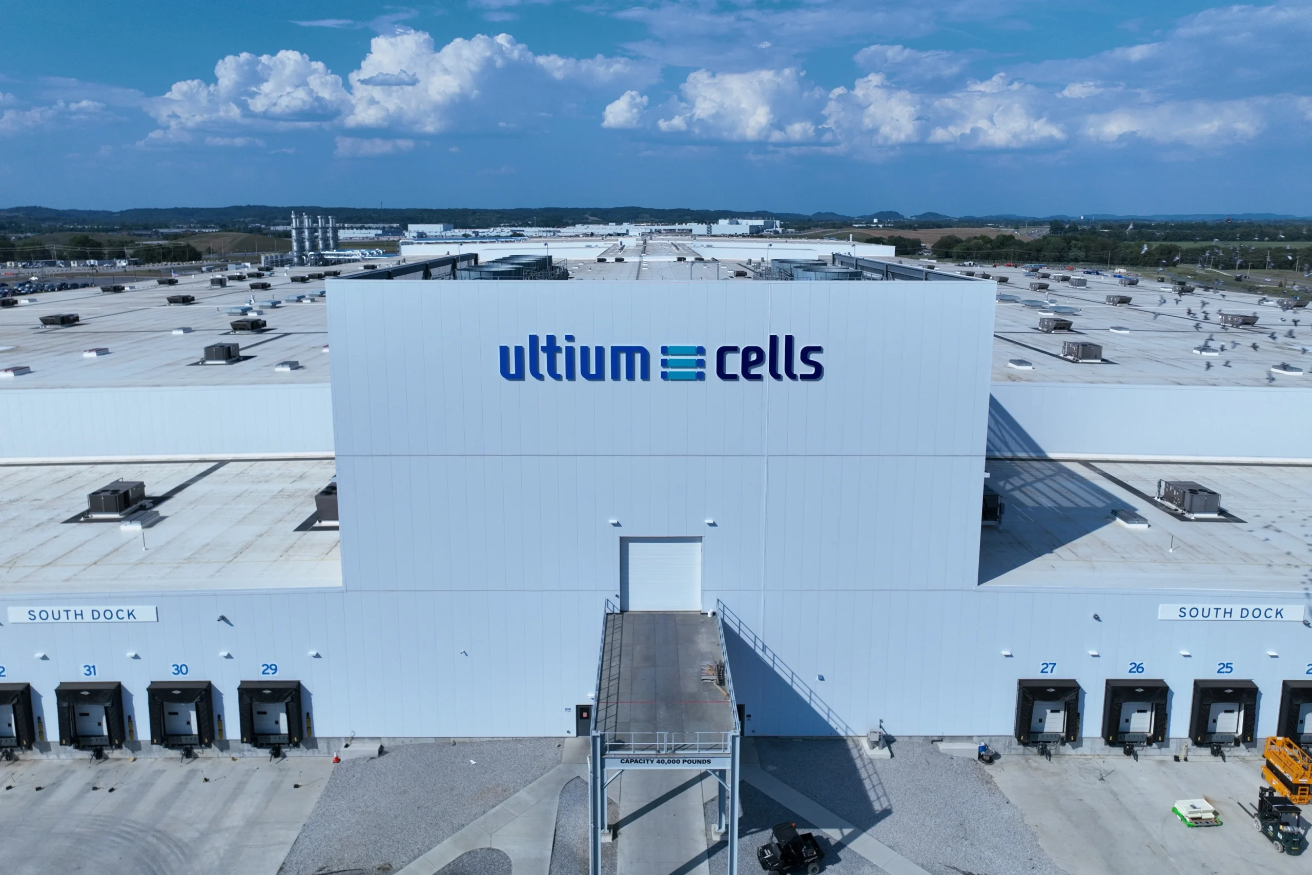 GM electric vehicle battery, LG Energy Solution, Ultium Cells, Ohio battery plant, U.S. EV demand slowdown, electric vehicle market, battery factory layoffs 2