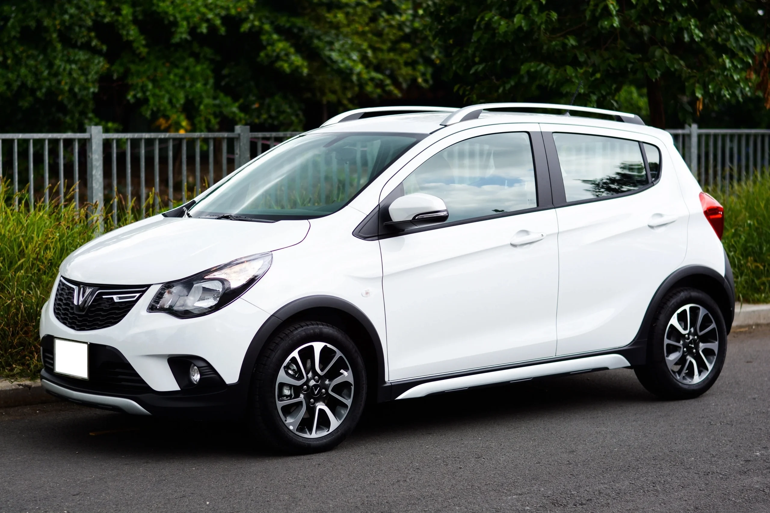 cheap gasoline cars Vietnam, A-segment cars, Hyundai Grand i10, Toyota Wigo, Kia Morning, Vietnam auto market, low-cost cars, car sales decline 2