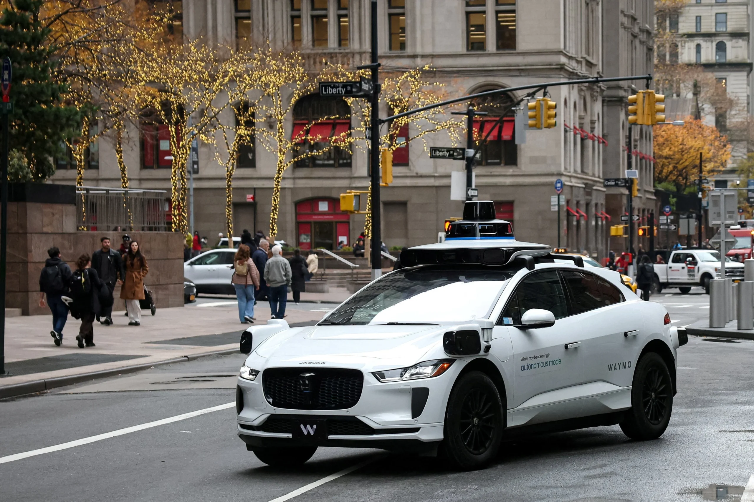 Waymo robotaxi recall, self-driving car recall, autonomous vehicle safety, NHTSA investigation, construction zone software bug, Waymo safety issues, autonomous taxis USA 3
