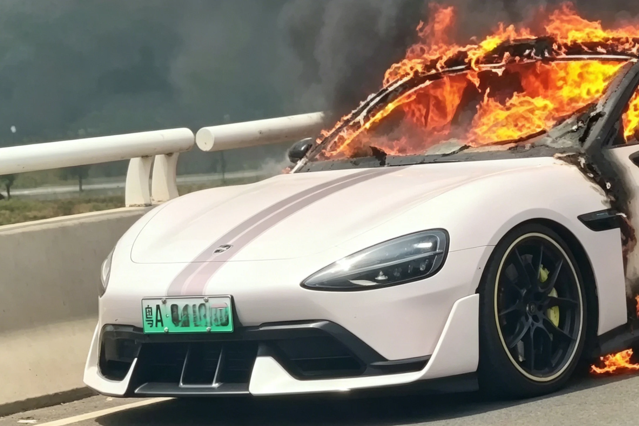 Xiaomi SU7, electric car fire, EV battery safety, Xiaomi electric vehicle, Nanyang China incident, electric vehicle fire investigation, EV safety concerns 2