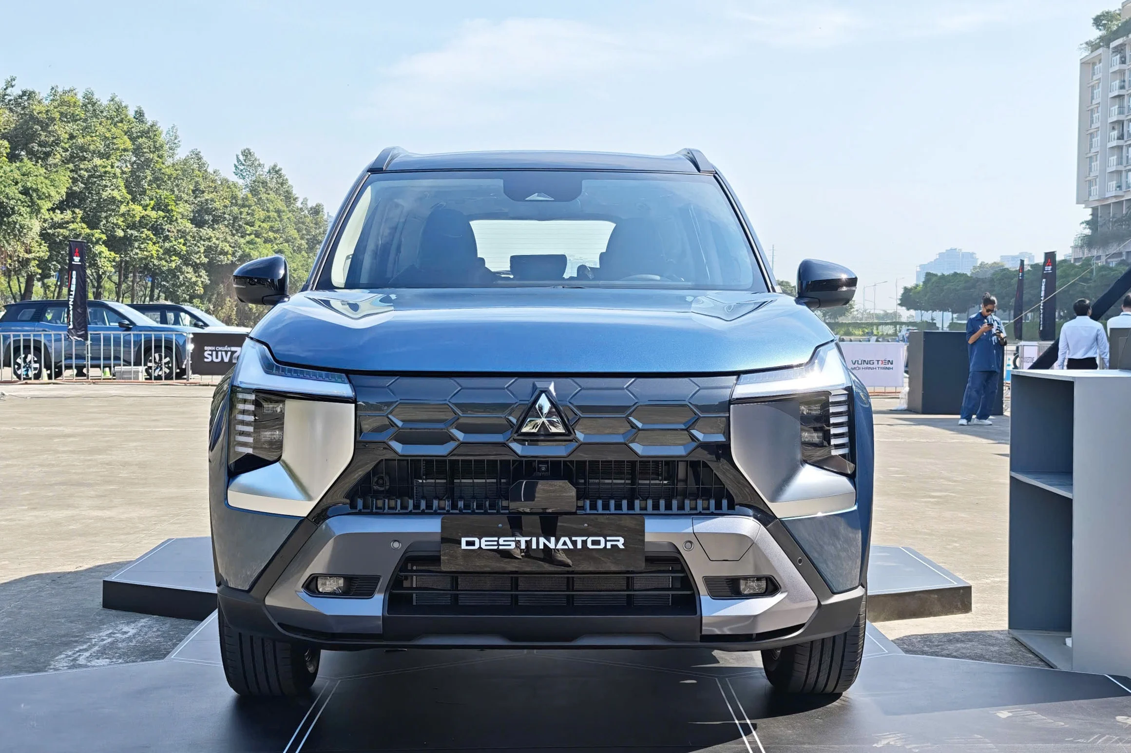 budget SUV, SUV discounts Vietnam, affordable SUV deals, Mitsubishi Destinator promotion, Mazda CX-5 price cut, Hyundai Tucson discount, BYD Sealion 6 incentive, Kia Sportage facelift 2