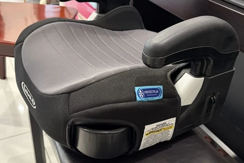child car seat, car seat safety, Vietnam car seat market, booster seat, 360-degree rotating car seat, car seat regulations, infant car seat, premium car seats 4