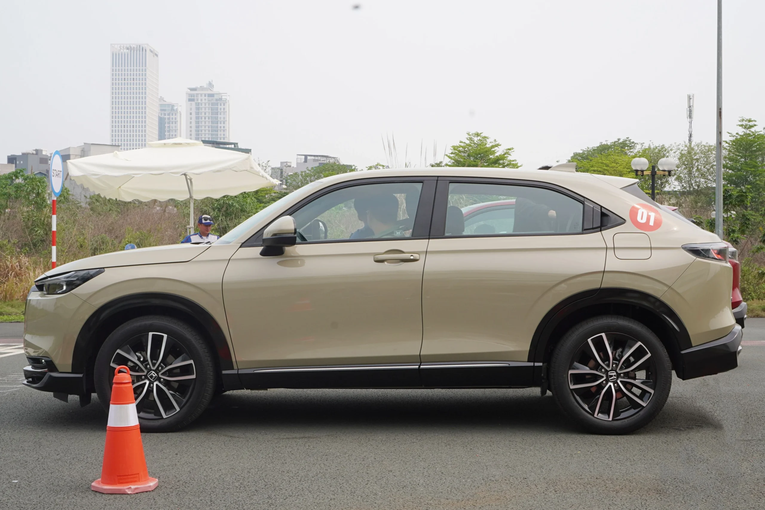 Japanese car discounts, Subaru Forester price cut, Honda City promotion, Mitsubishi service discount, automotive incentives, low-season car sales, Japan car market 3