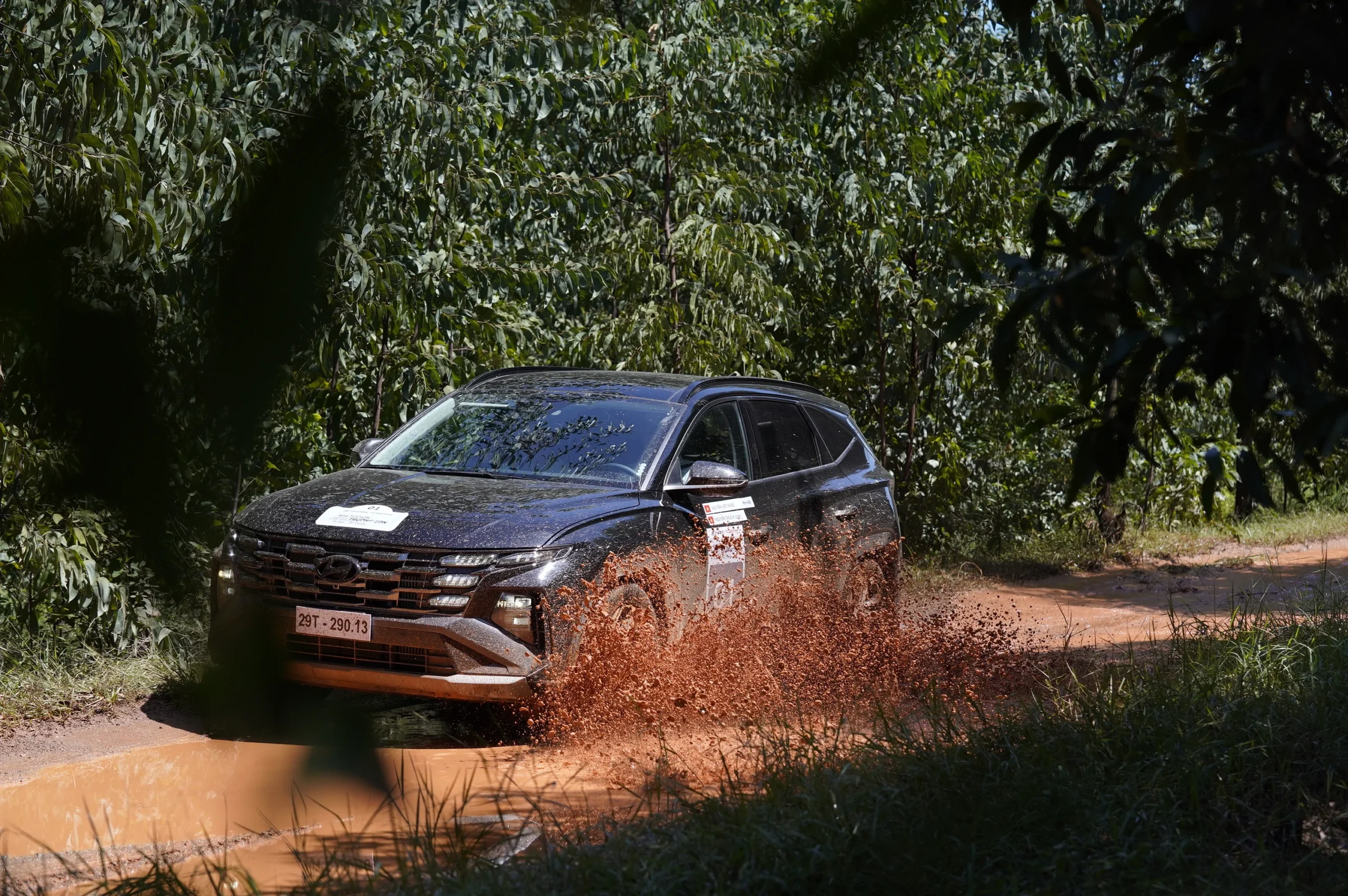 budget SUV, SUV discounts Vietnam, affordable SUV deals, Mitsubishi Destinator promotion, Mazda CX-5 price cut, Hyundai Tucson discount, BYD Sealion 6 incentive, Kia Sportage facelift 3