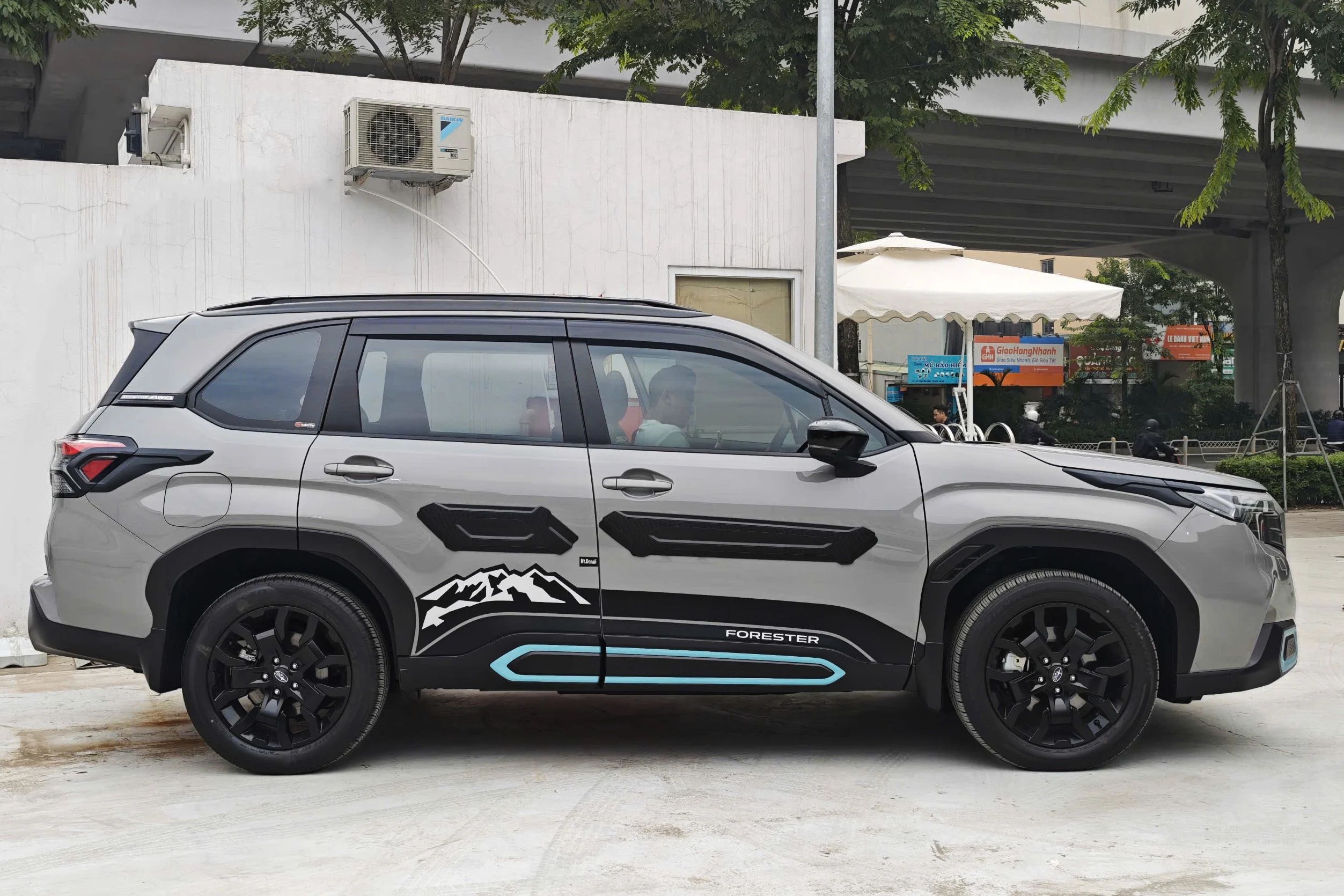 Japanese car discounts, Mitsubishi Xpander price cut, Toyota Veloz Cross promotion, Subaru Forester deal, July 2024 auto sales, Vietnam car offers, automotive incentives 4