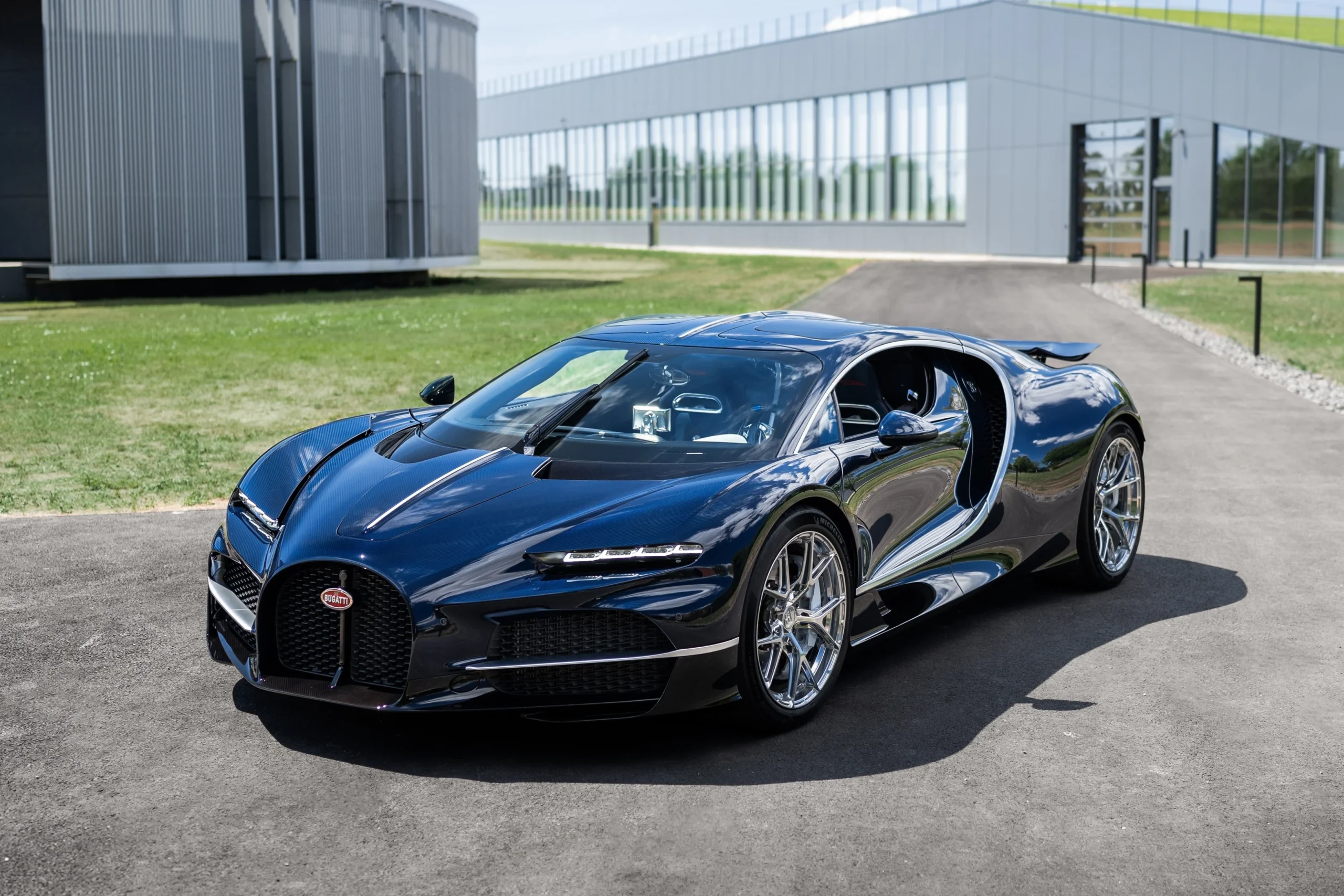 Bugatti Tourbillon, Bugatti La Manufacture, luxury hypercar, electric supercar, limited edition supercar, Molsheim factory, Bugatti hypercar 7