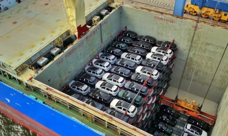 China car export, automotive logistics, RoRo vessel shortage, flat rack shipping, container car transport, Leapmotor, Hyundai Glovis, EV export 2