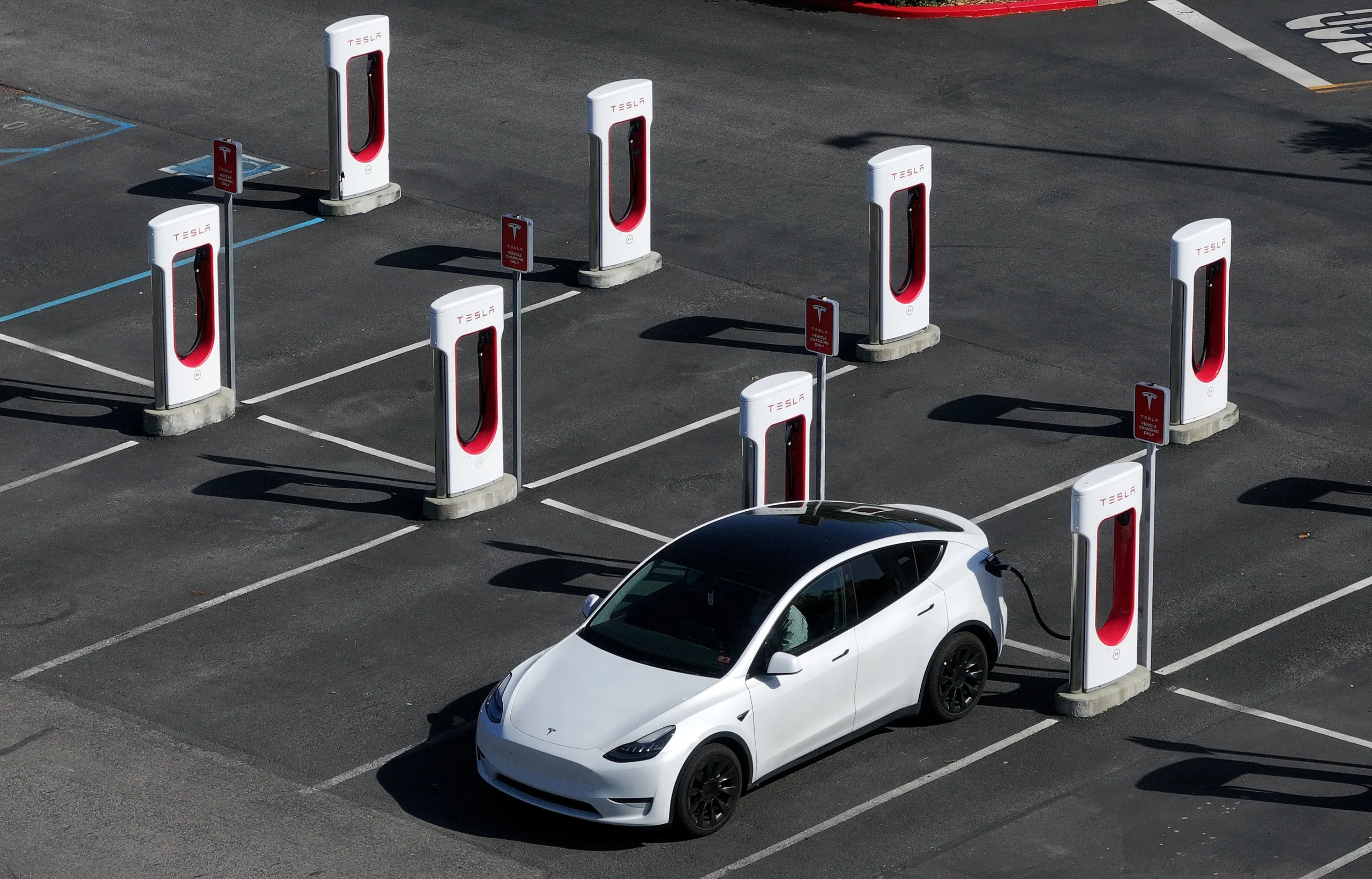 California EV rebate, $3500 electric vehicle incentive, first-time EV buyer, electric car discount, California clean transportation, EV purchase credit 2