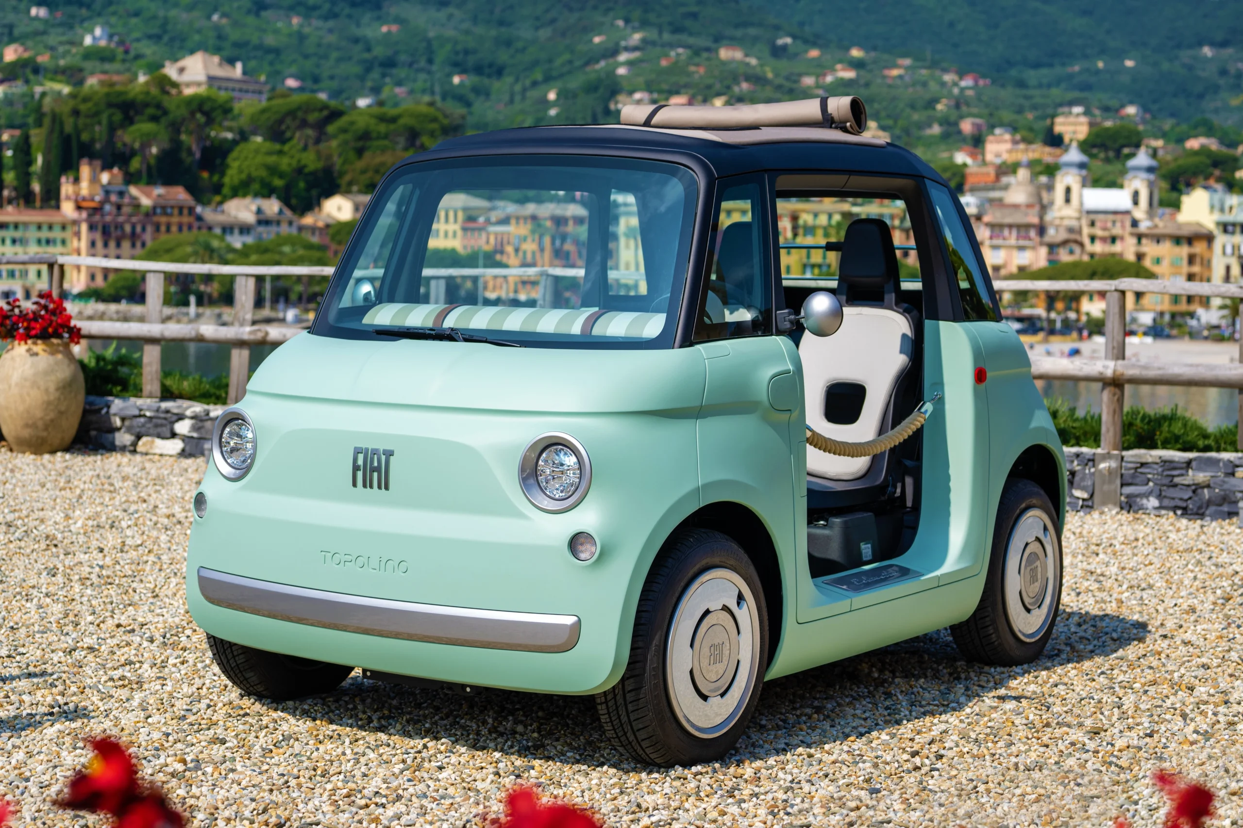 Fiat Topolino, electric microcar, quadricycle, low speed vehicle, US electric car, compact EV, affordable electric car 4